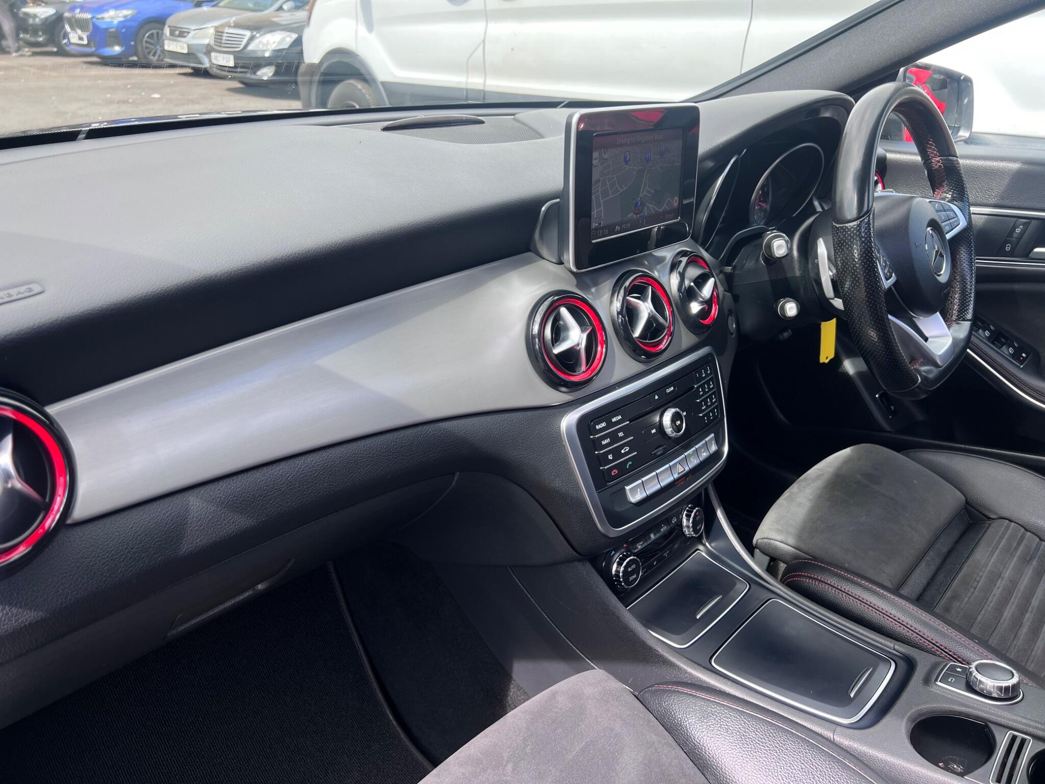 Mercedes-Benz Cla view 37