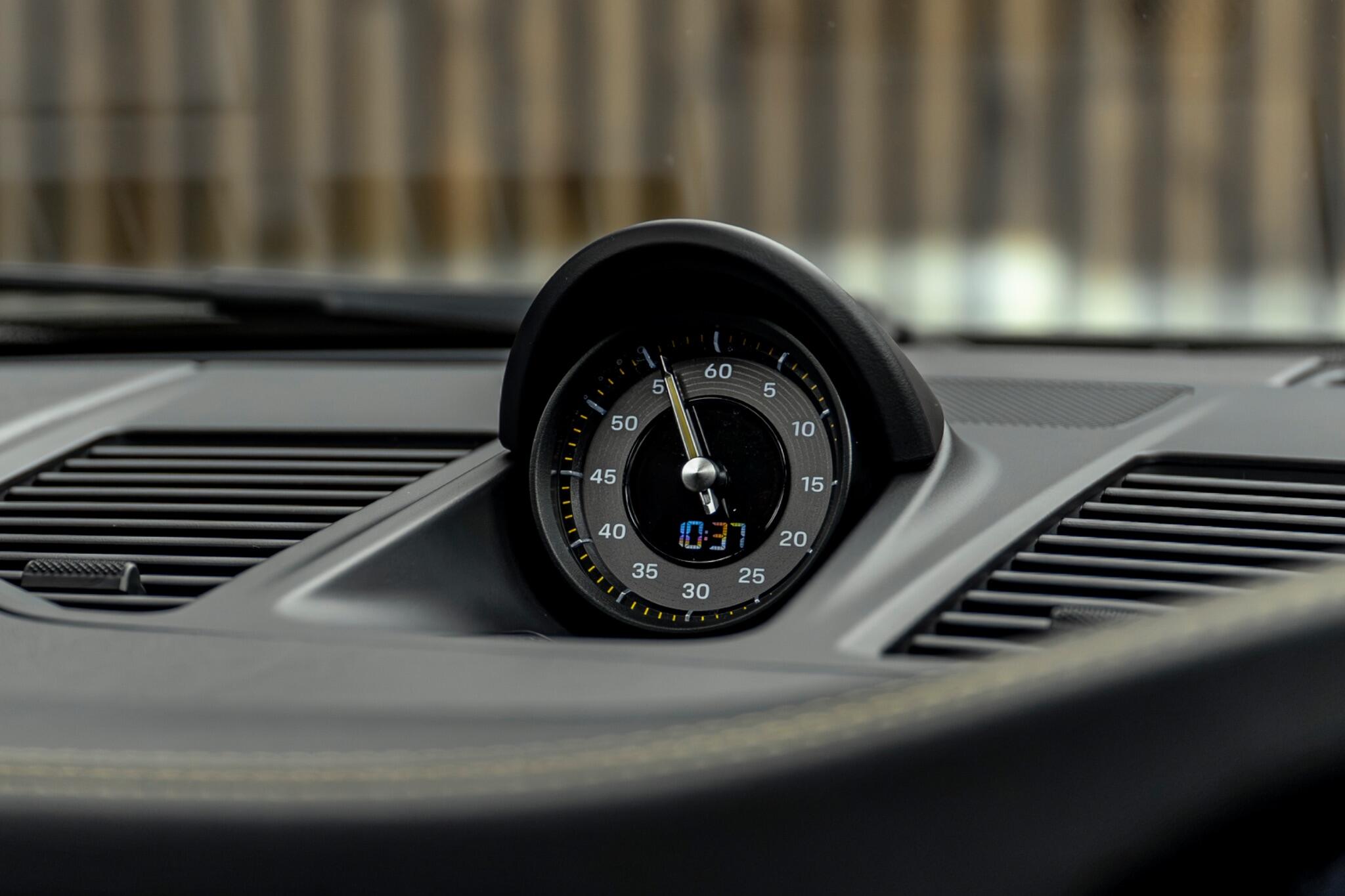 Porsche 911 view 44