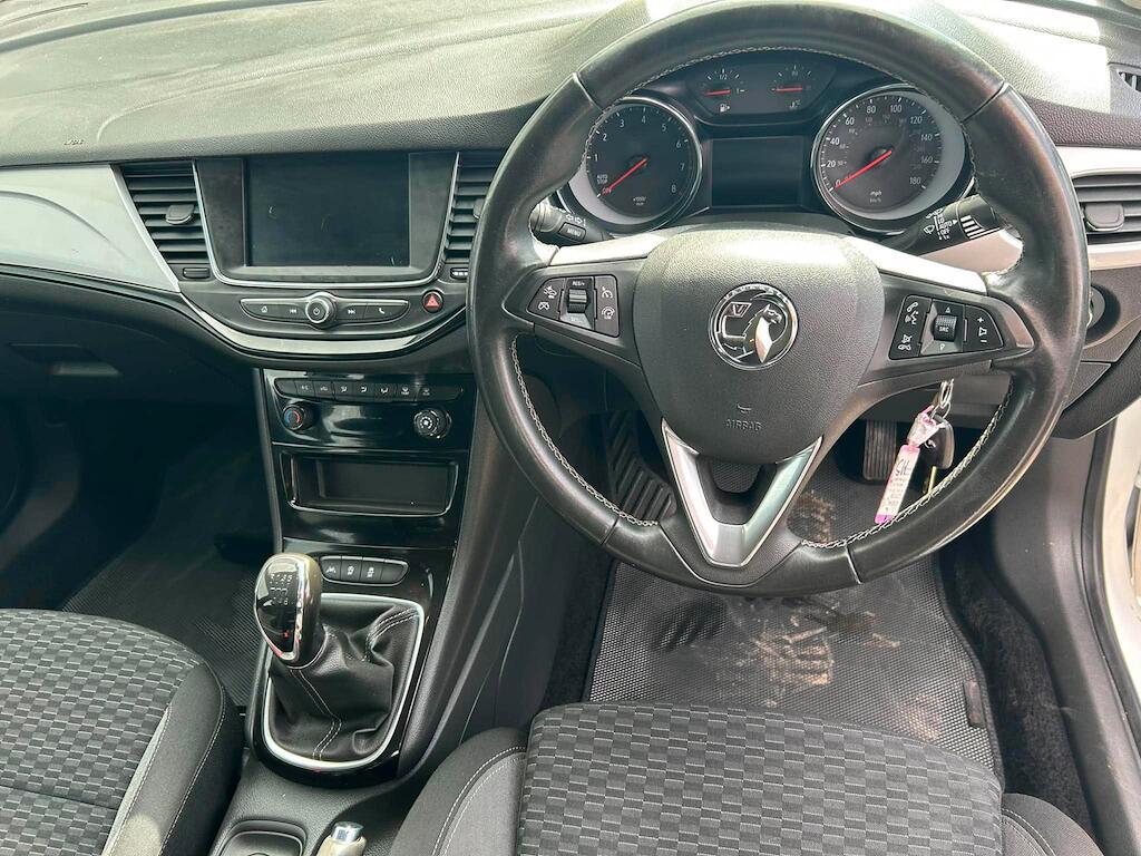 Vauxhall Astra view 9