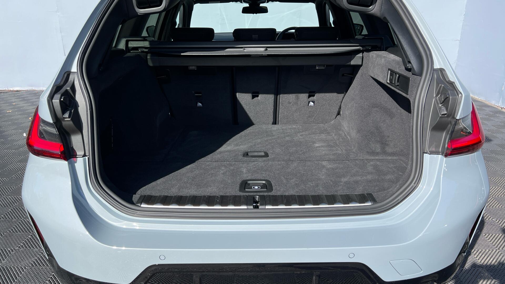 BMW 3 Series view 13