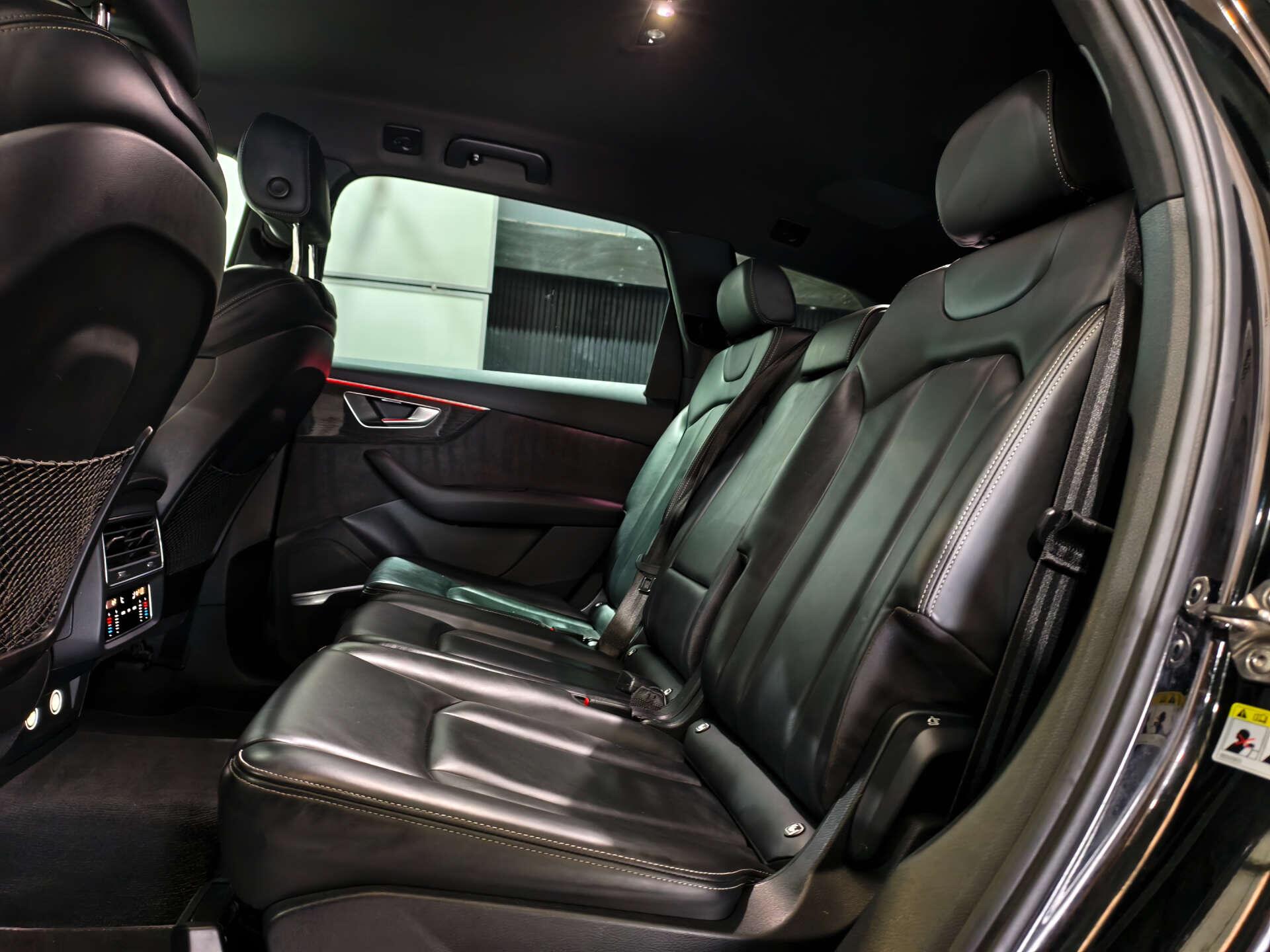 Audi Q7 view 19