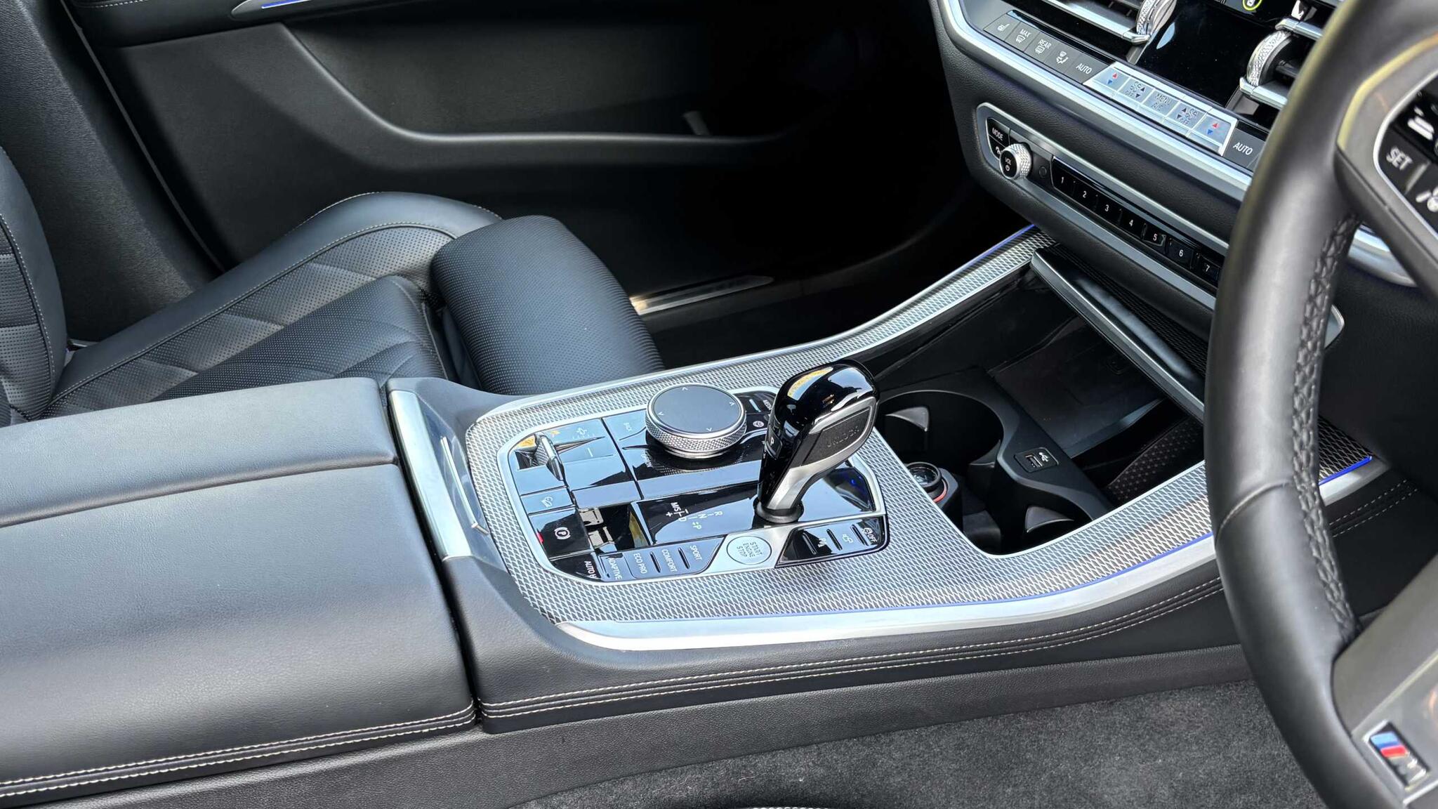 BMW X5 view 7