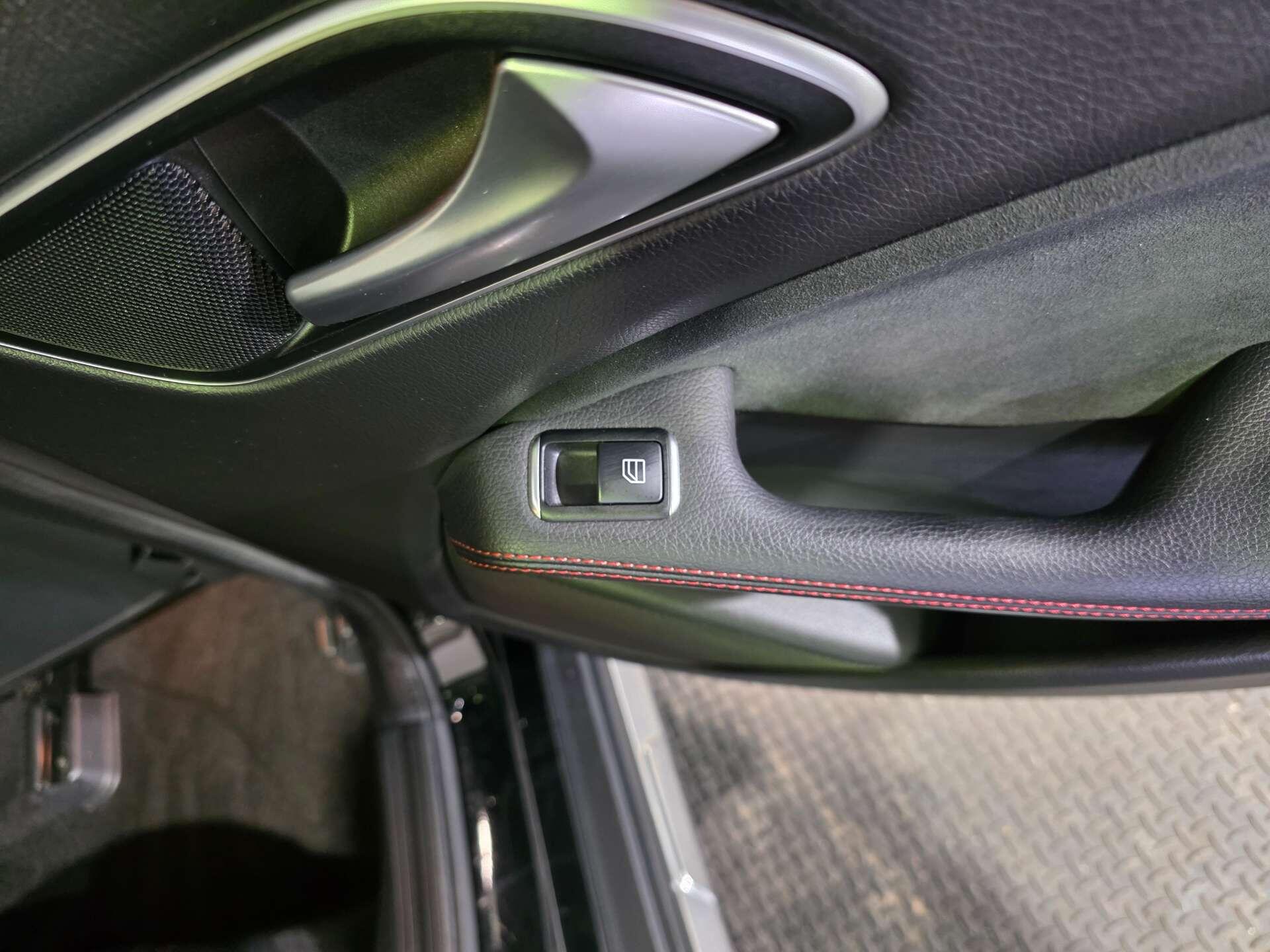 Mercedes-Benz GLA view 51