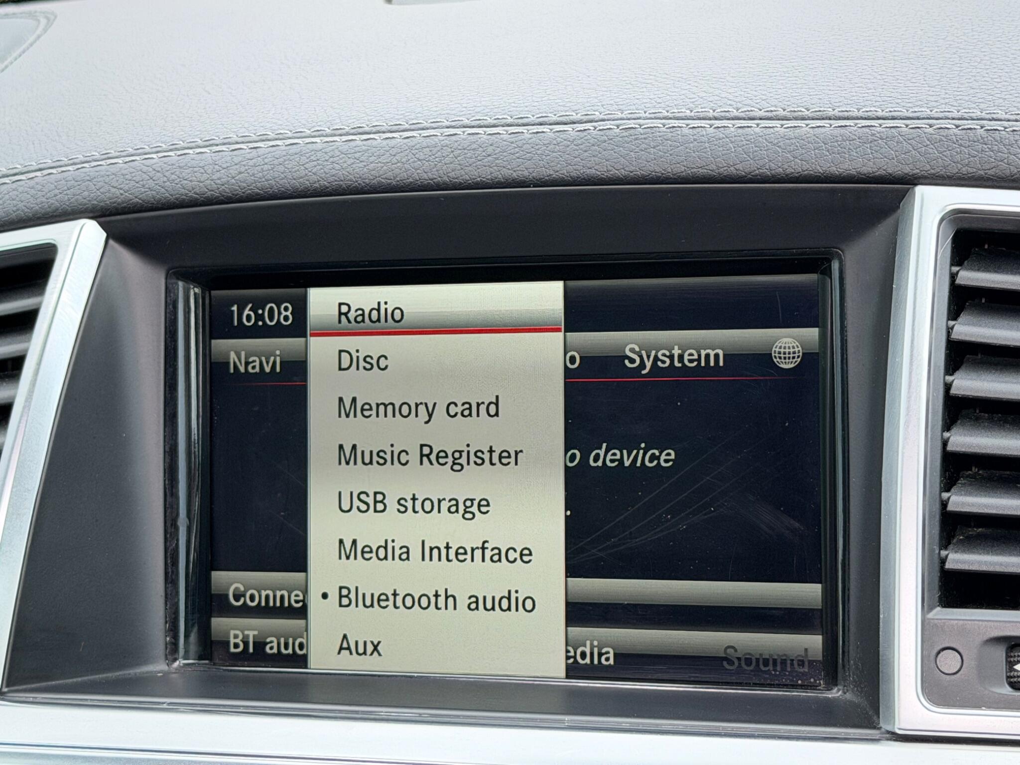 Mercedes-Benz GL view 32