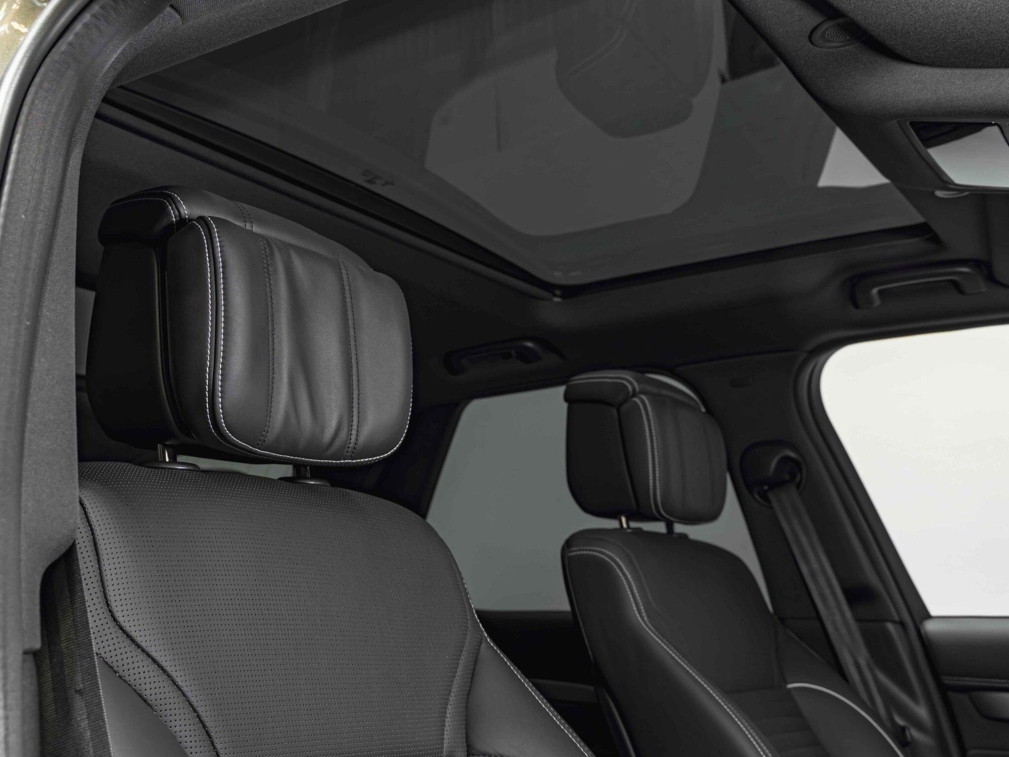 Land Rover Discovery 3 view 3