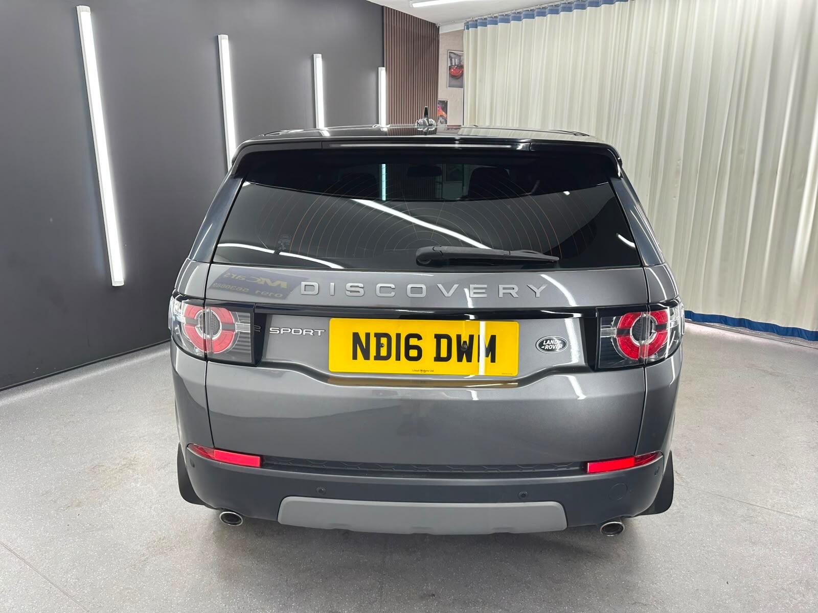 Land Rover Discovery Sport view 8