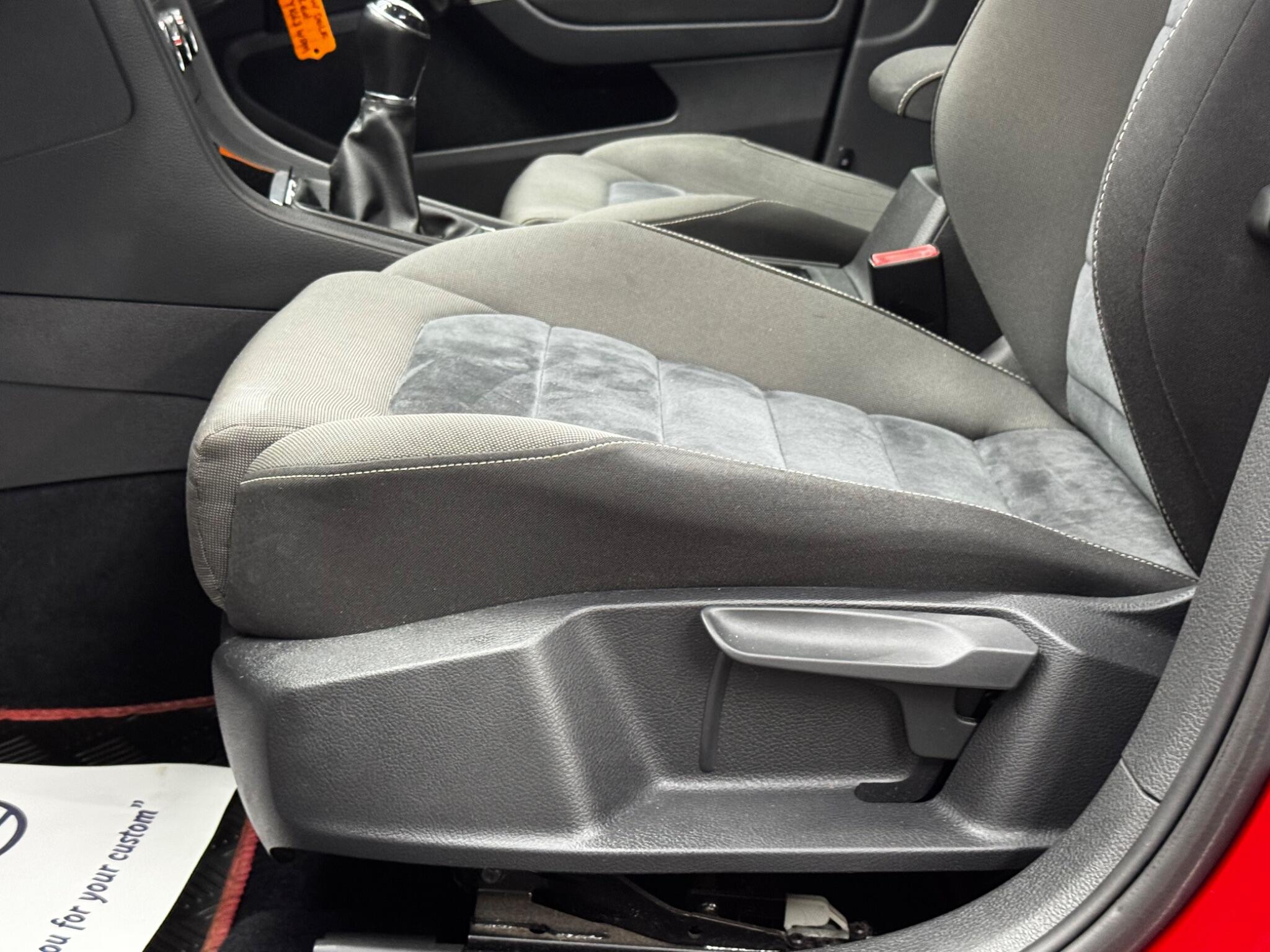 Volkswagen Golf view 56