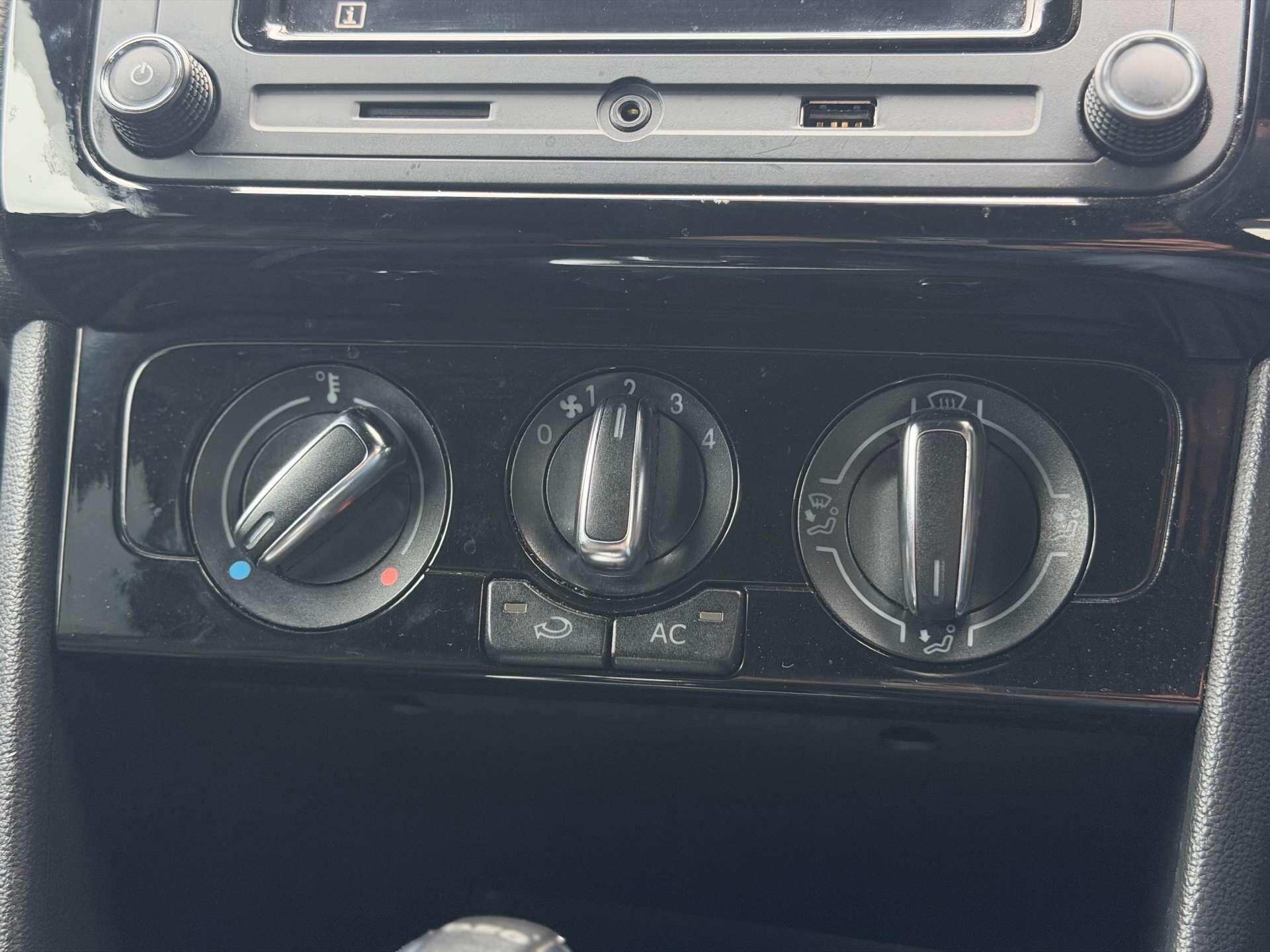 Volkswagen Polo view 26