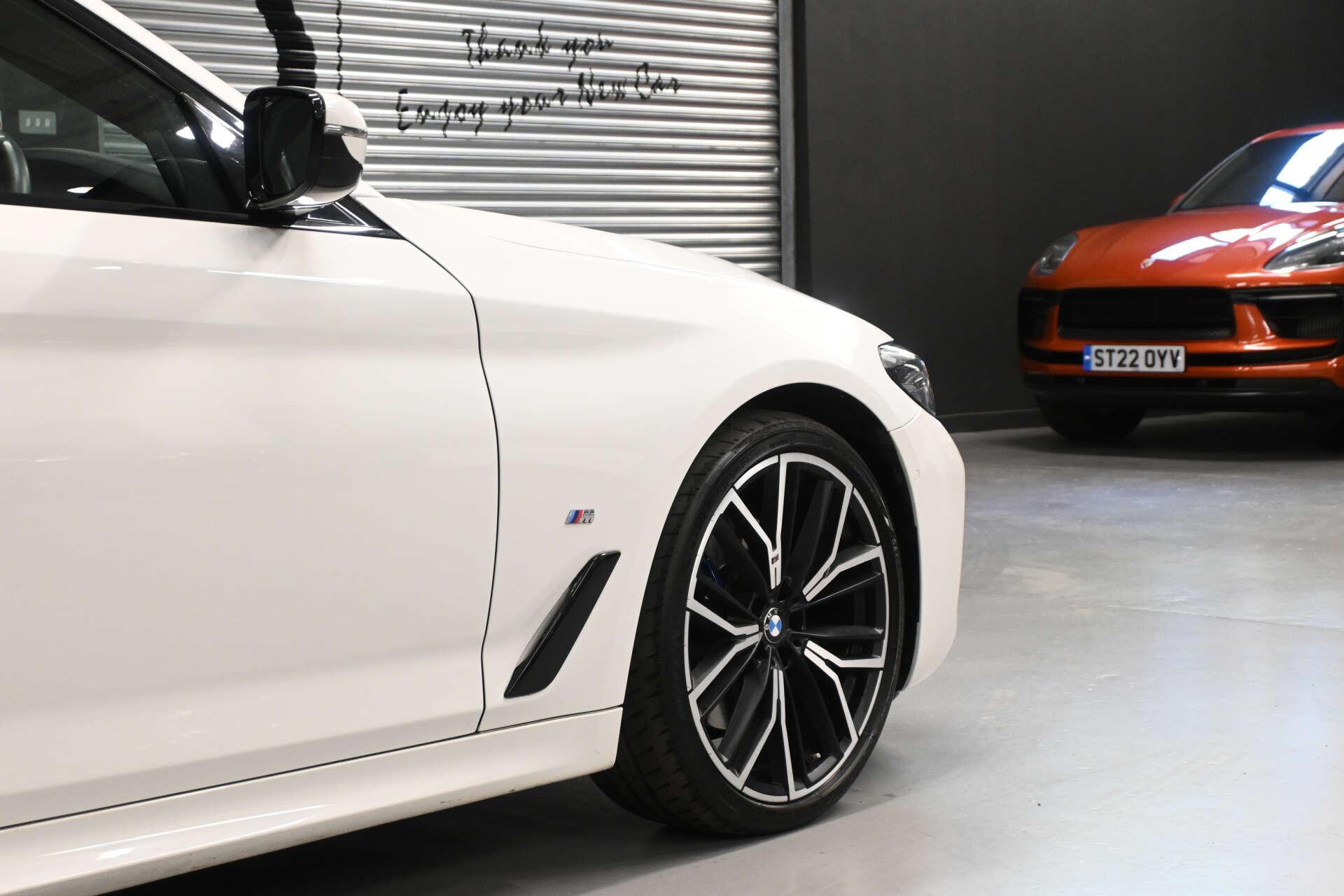 BMW 5 Series view 13