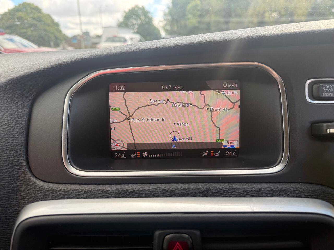 Volvo V40 Cross Country view 24