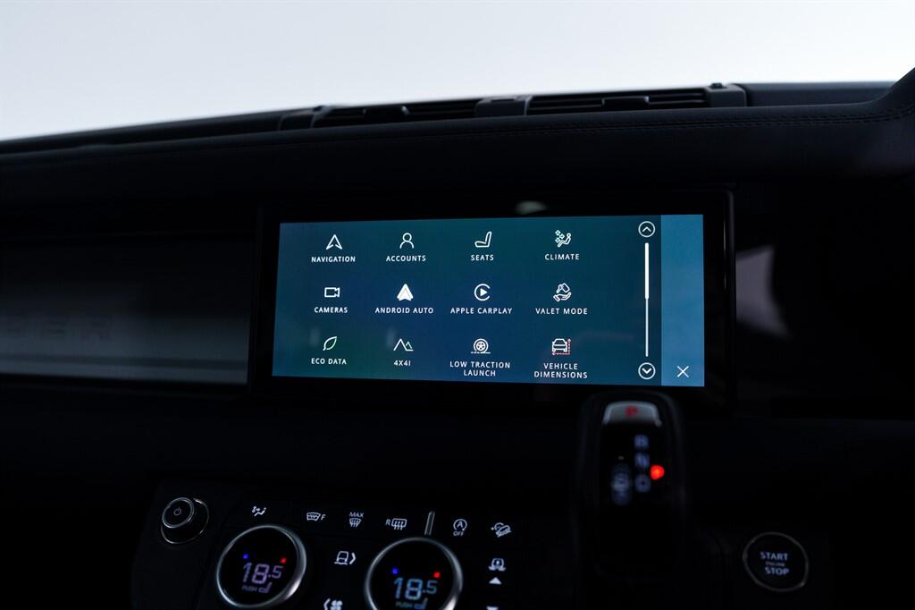 Land Rover Defender view 23