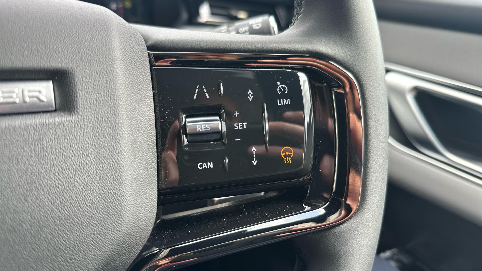 Land Rover Range Rover Velar view 53