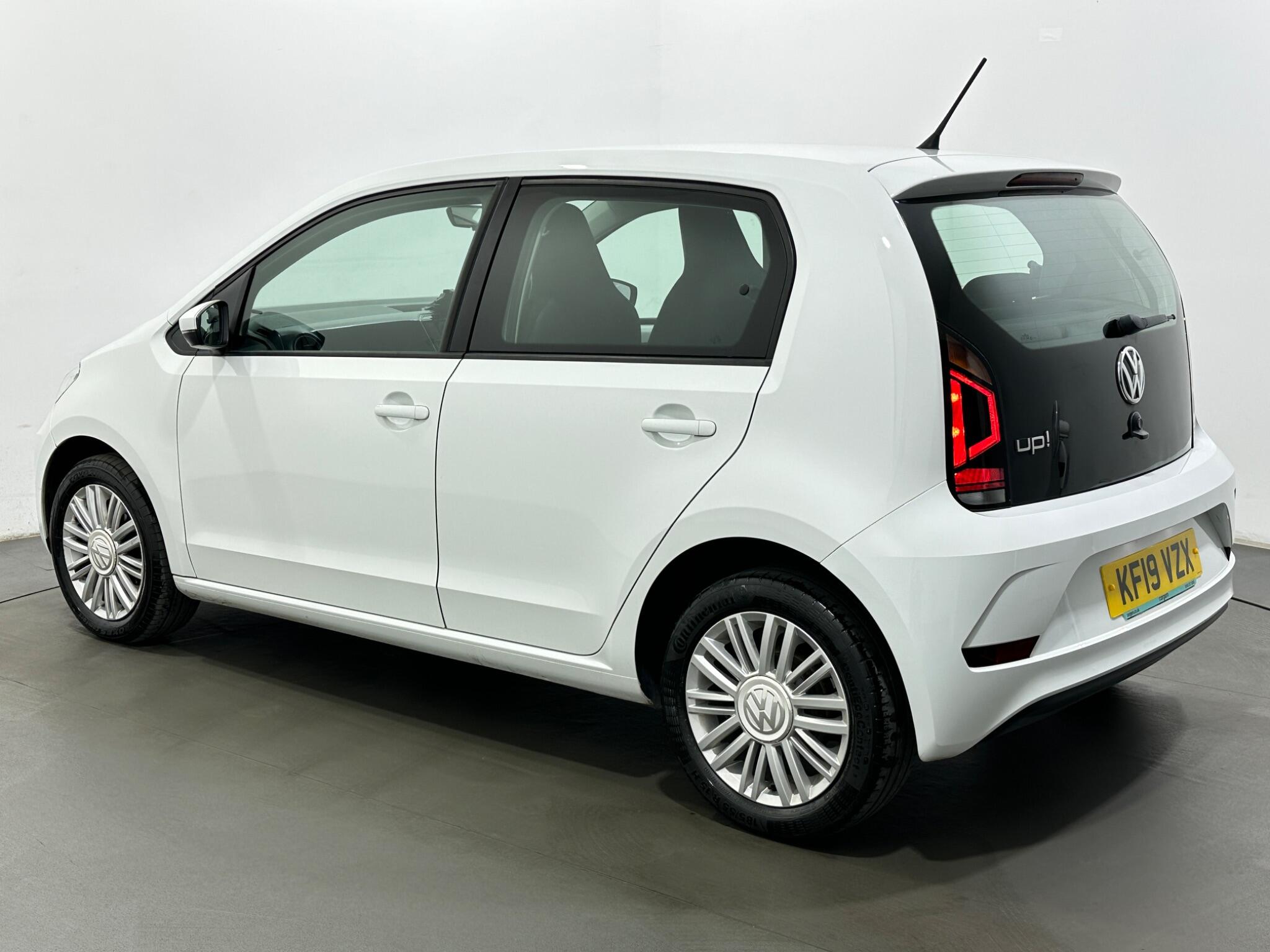 Volkswagen Up! view 45