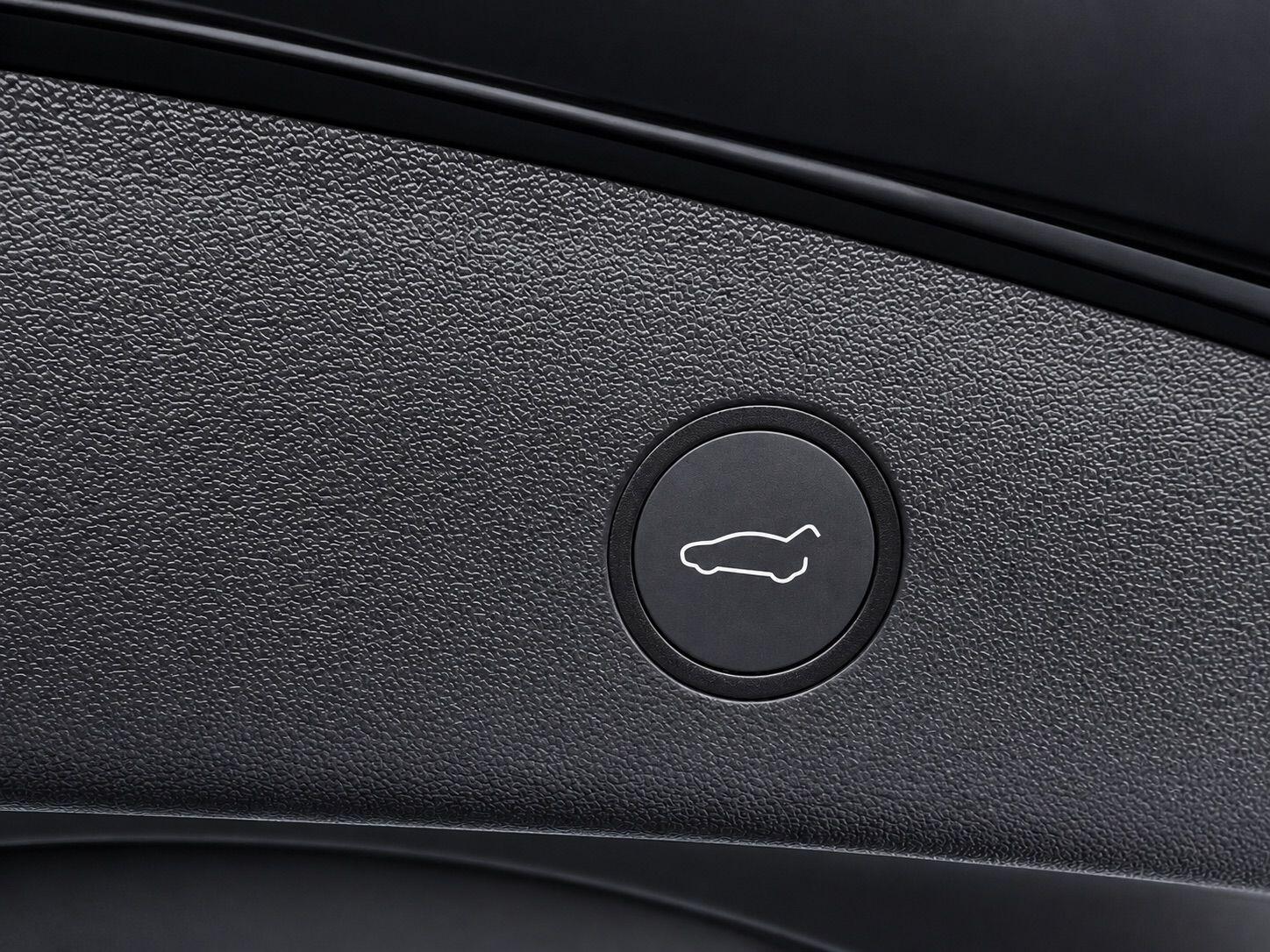 Tesla Model 3 view 34