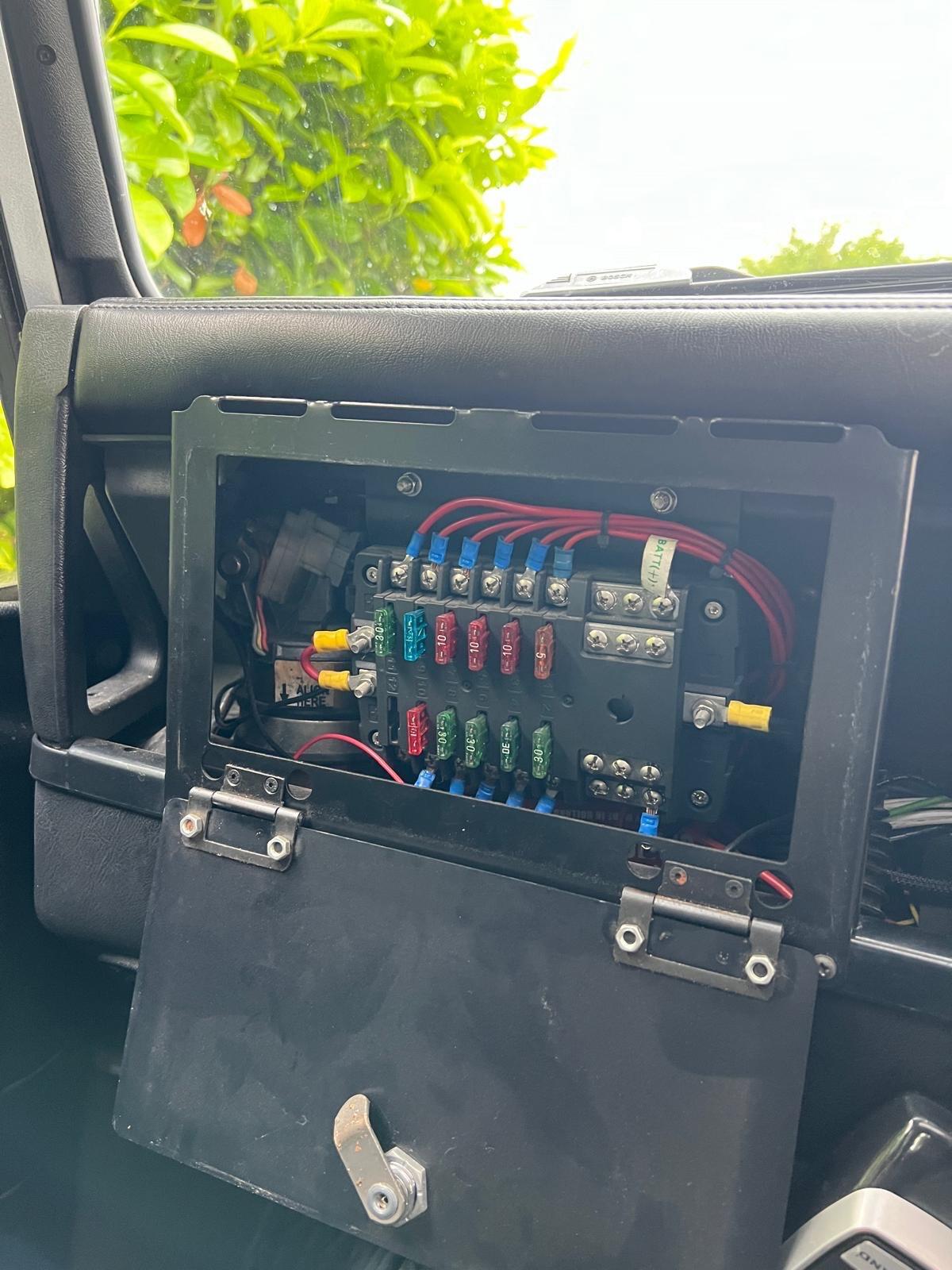 Land Rover 90
