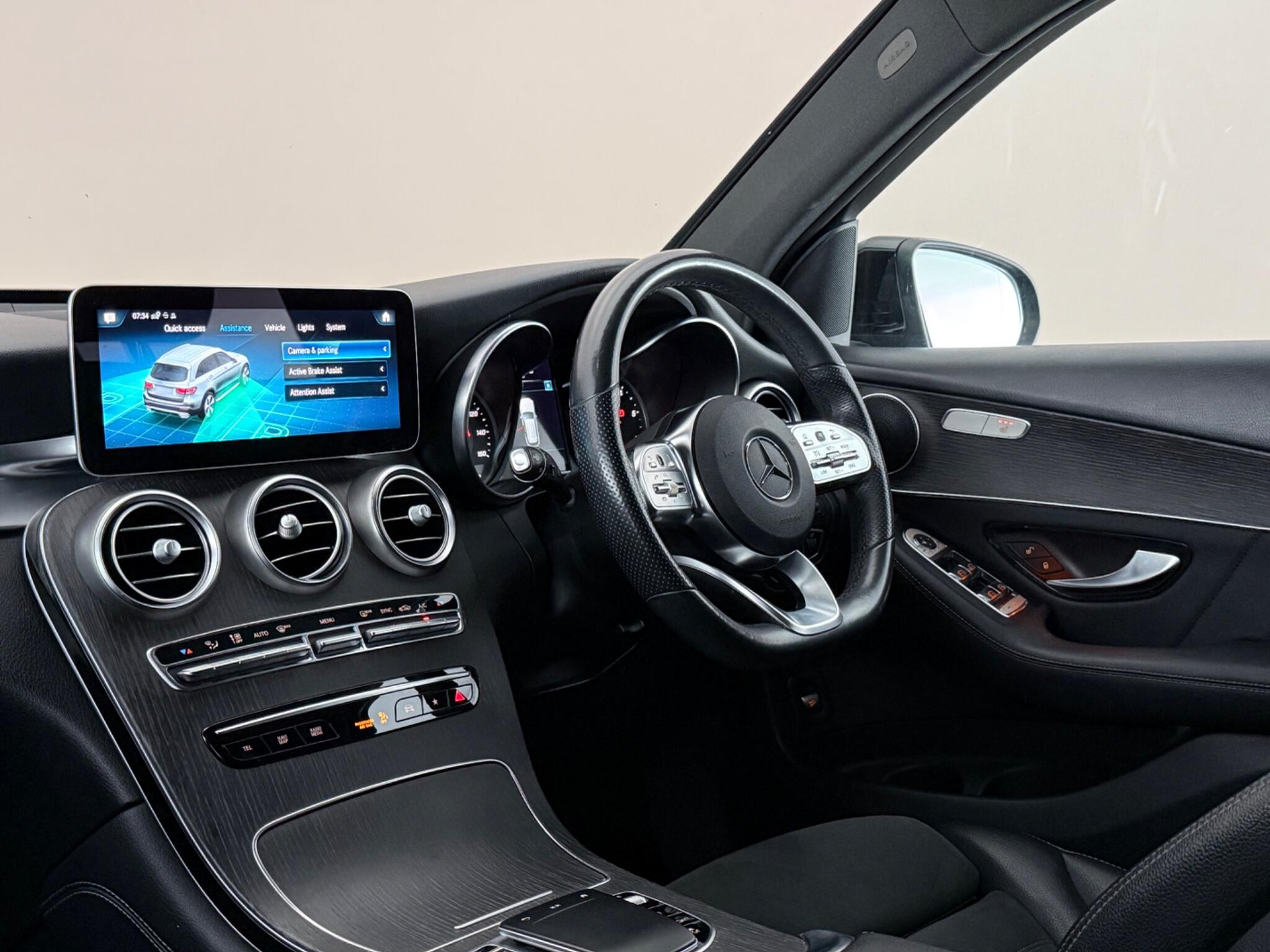 Mercedes-Benz GLC view 4
