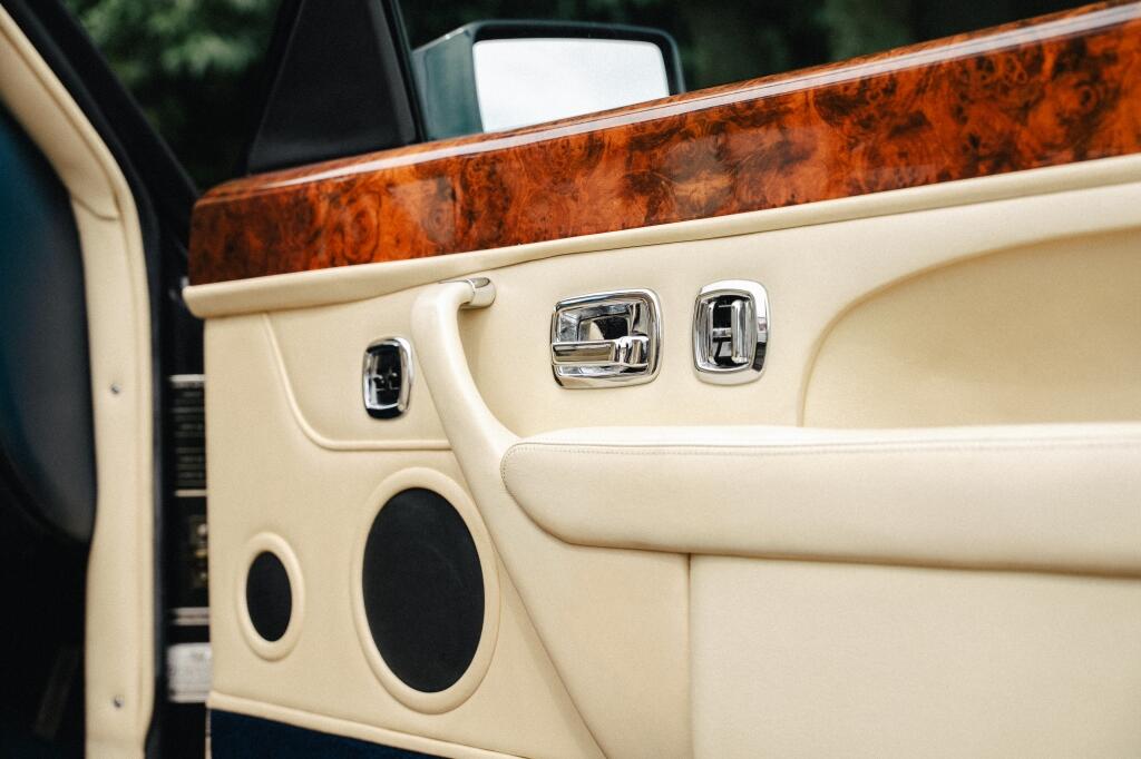 Bentley Continental view 36