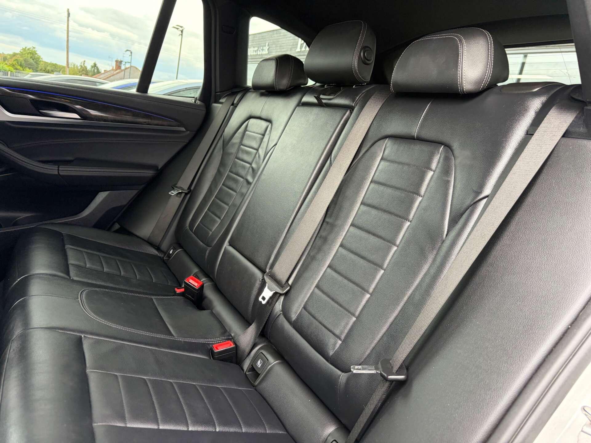 BMW X3 view 23