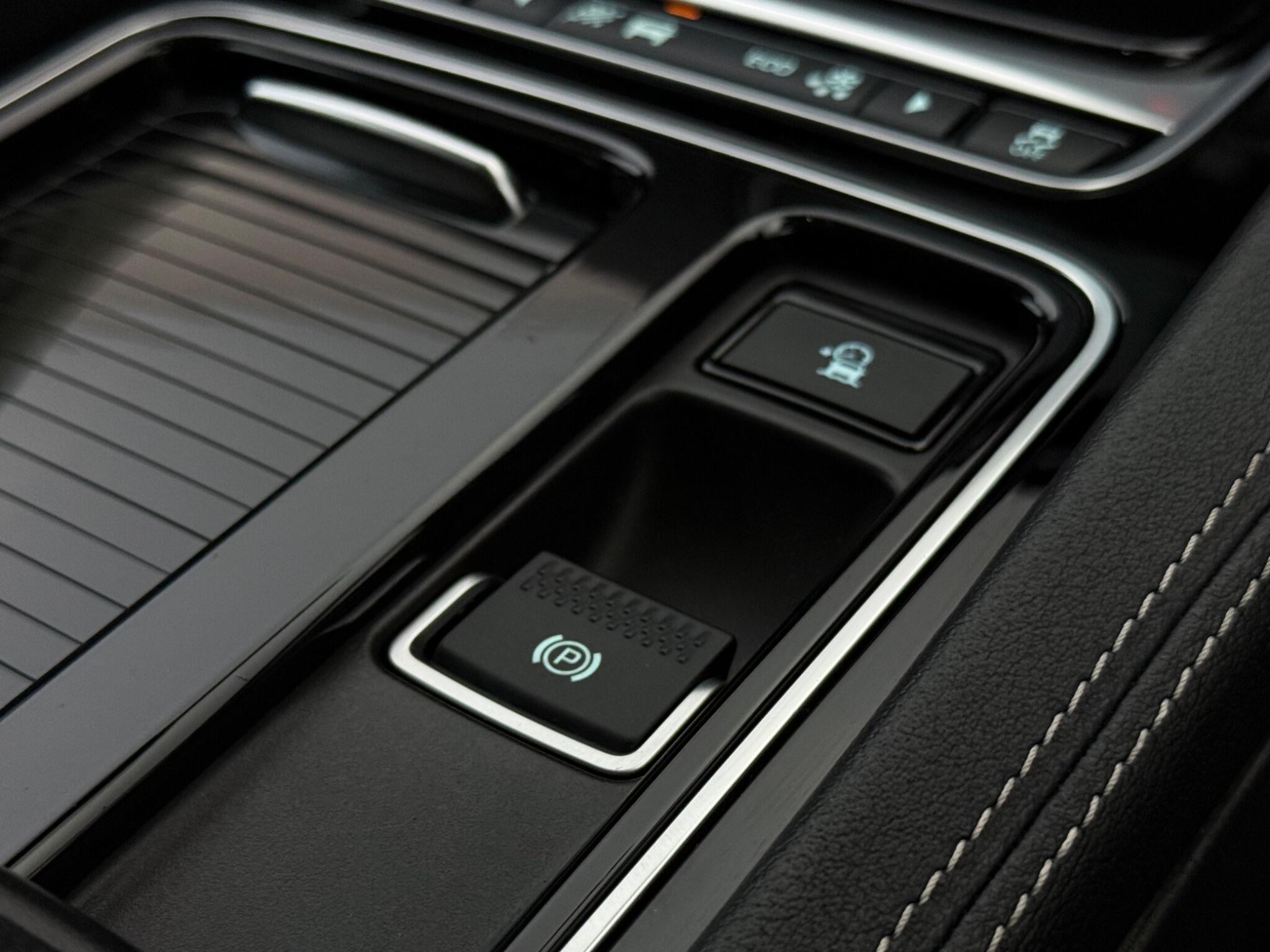 Jaguar F-Pace view 20
