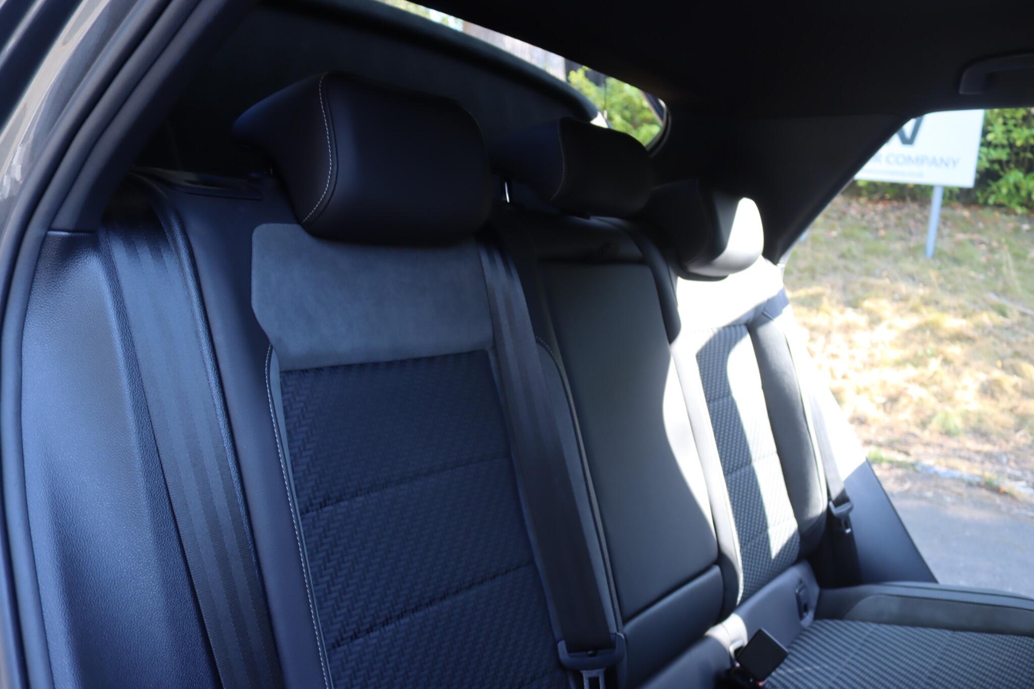 Volkswagen T-Roc view 4