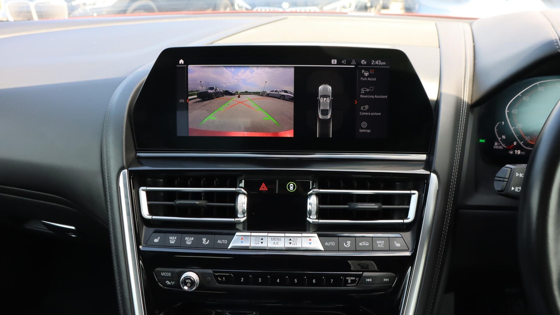 BMW 8 Series view 8