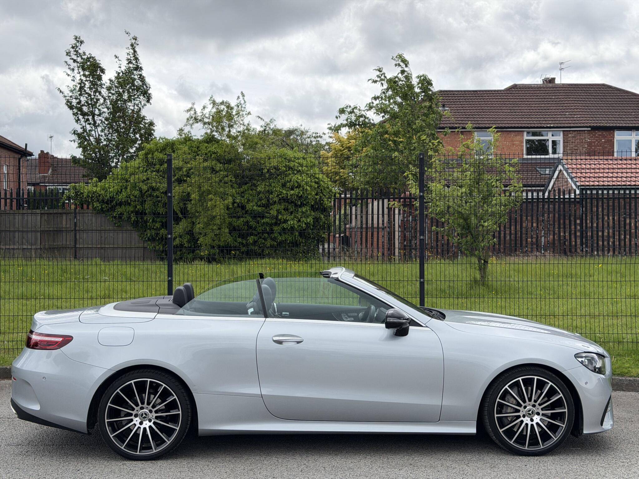 Mercedes-Benz E-Class view 15