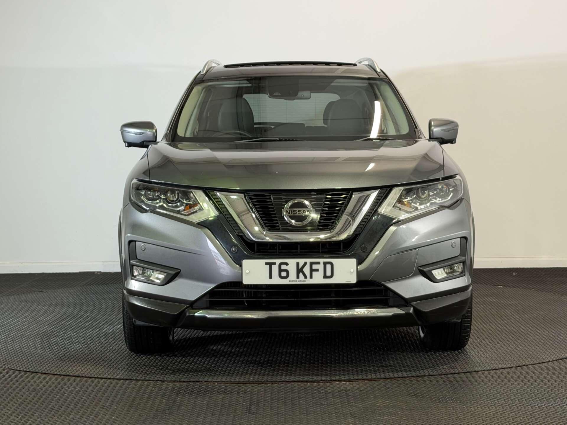 Nissan X-Trail view 2