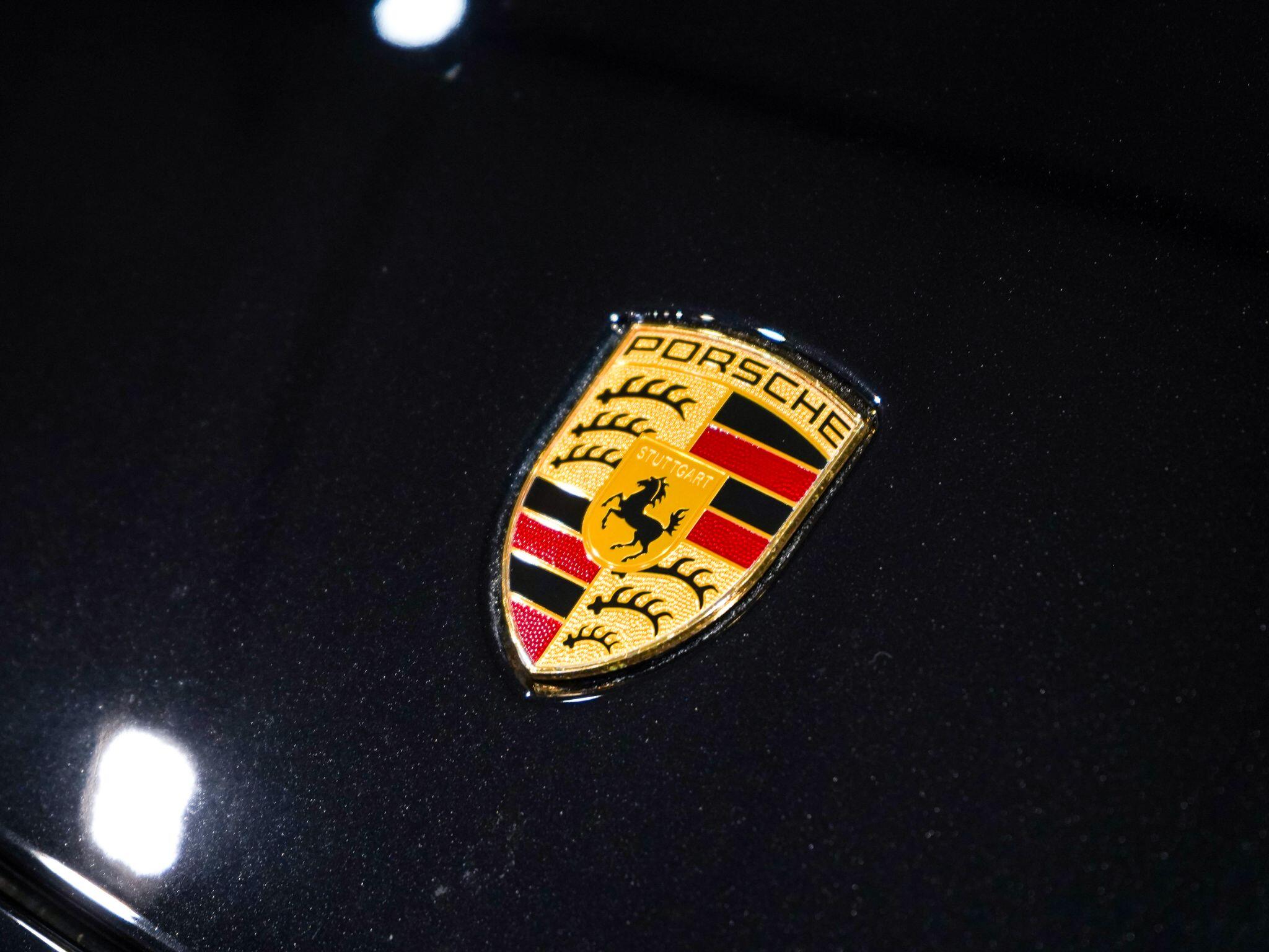 Porsche 911 view 46