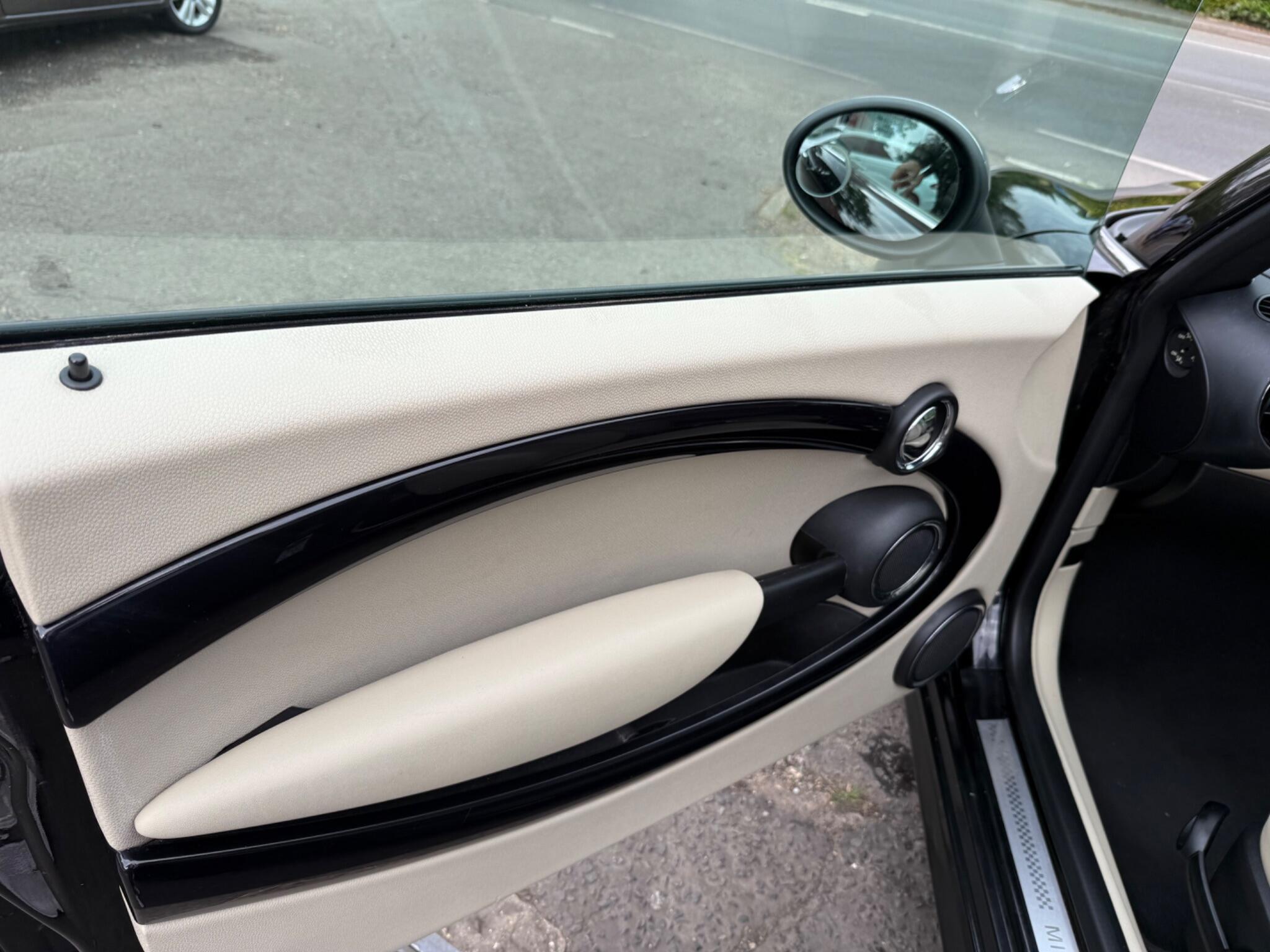 Mini Hatch view 23