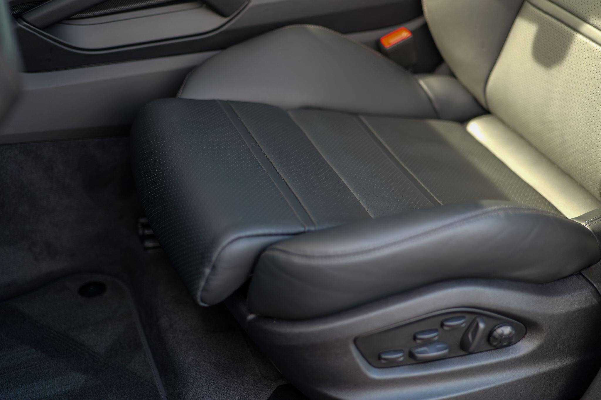 Porsche Cayenne view 27