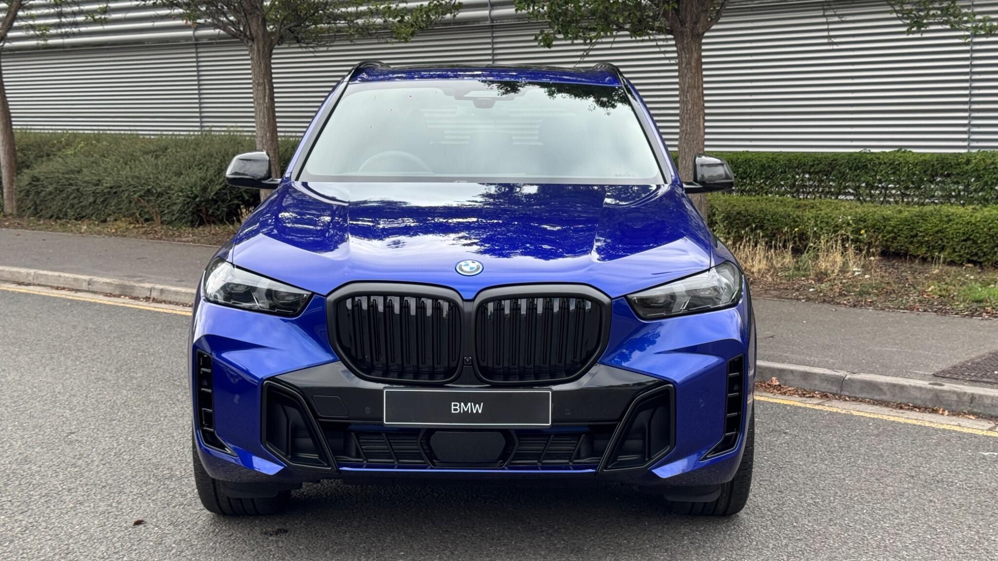 BMW X5 view 2