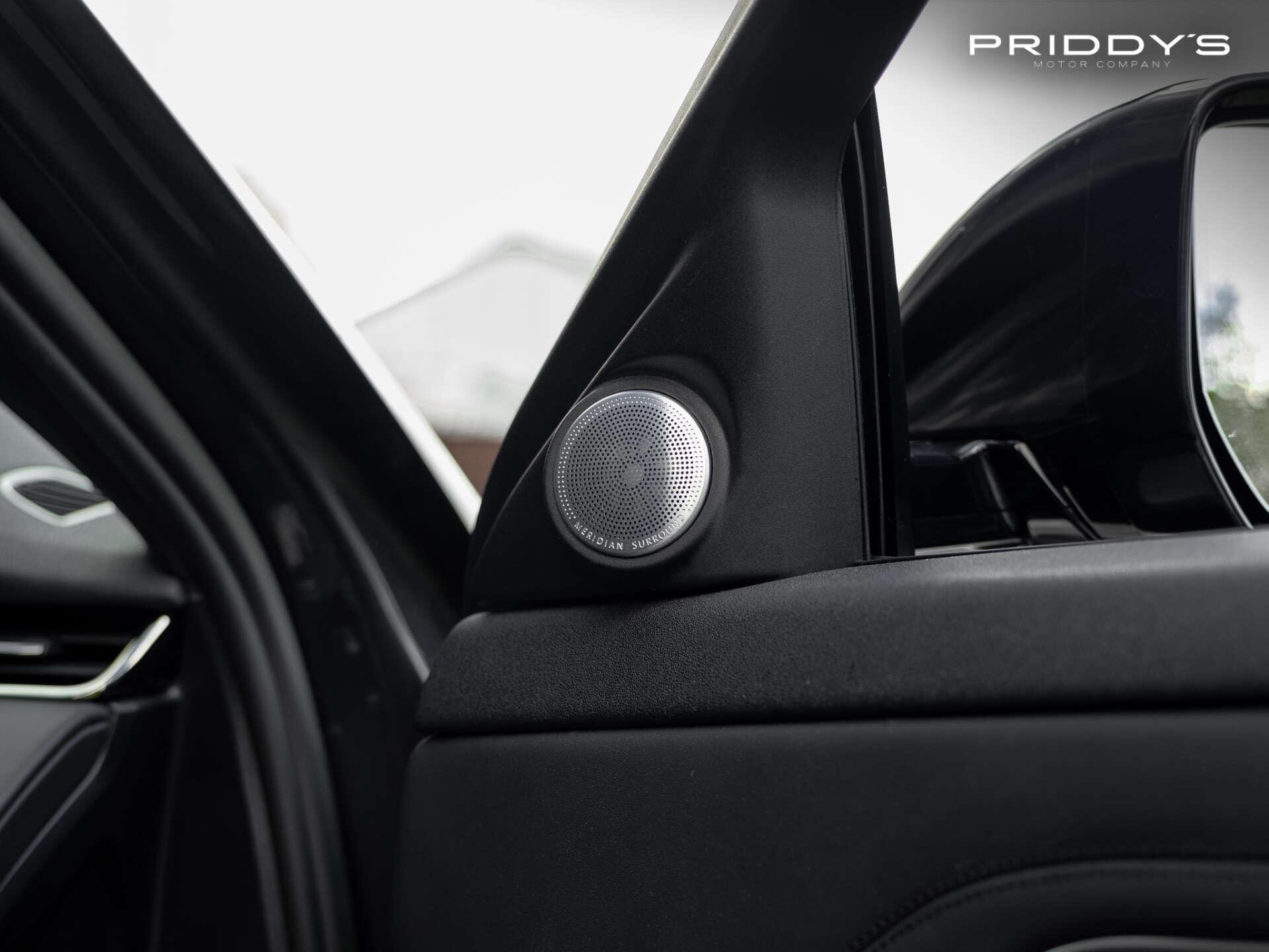 Land Rover Range Rover Evoque view 23