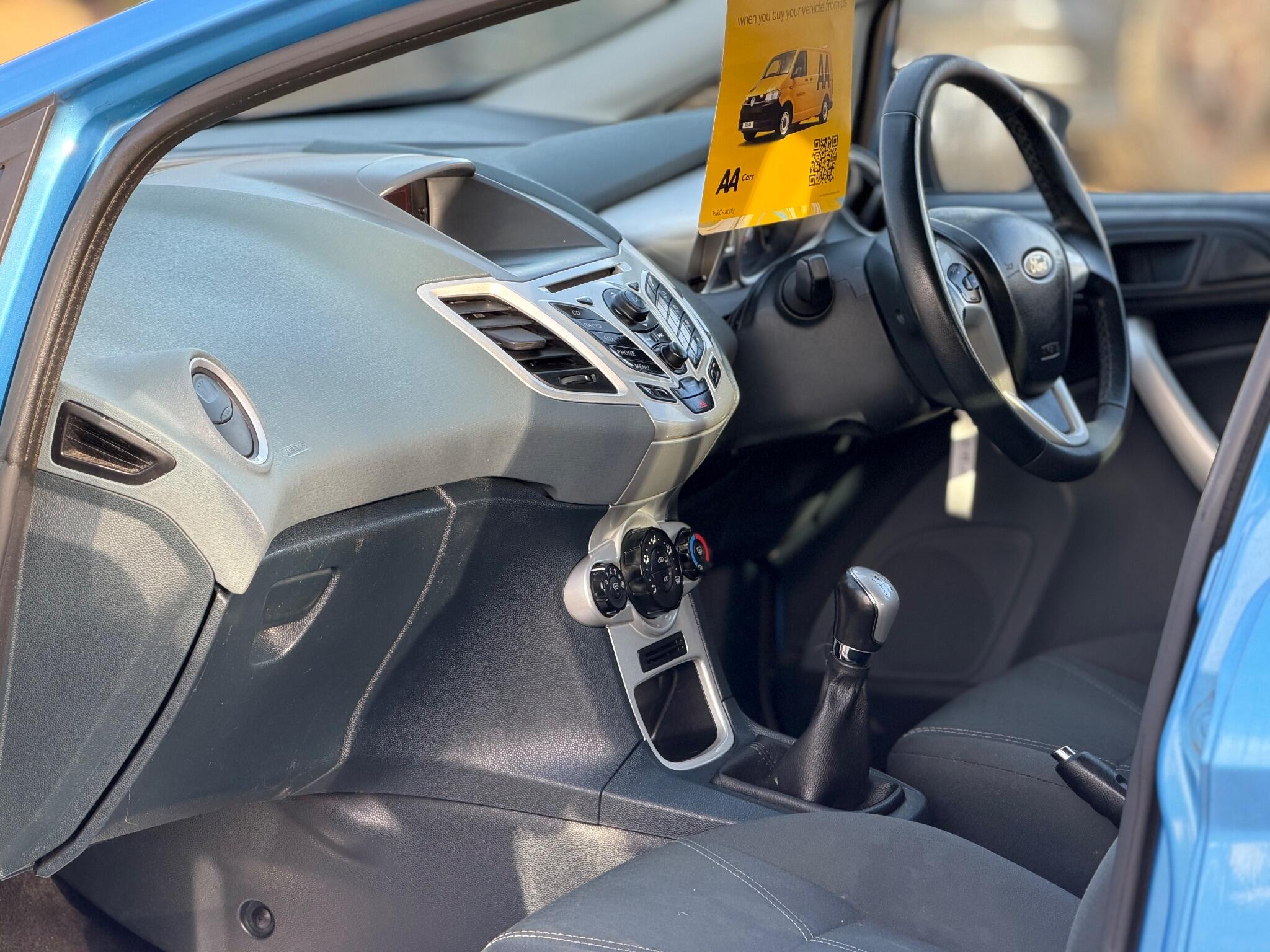 2011 Ford Fiesta 1.4 TDCi DPF Zetec 5dr image 24