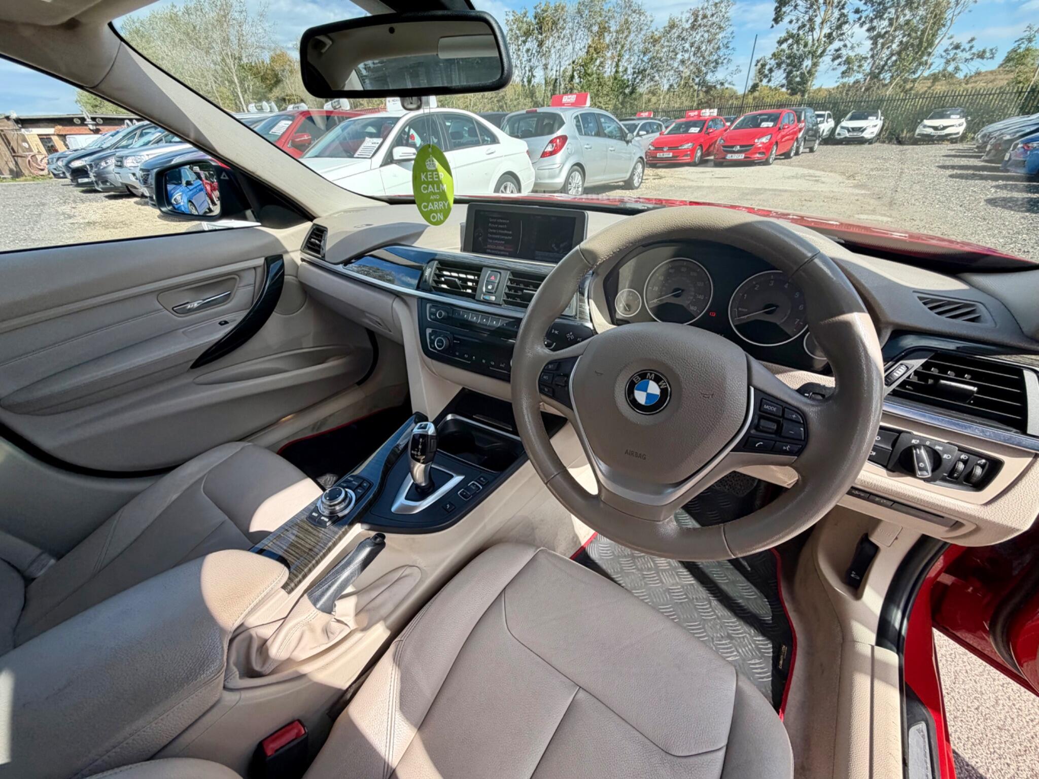 BMW 3 Series view 23