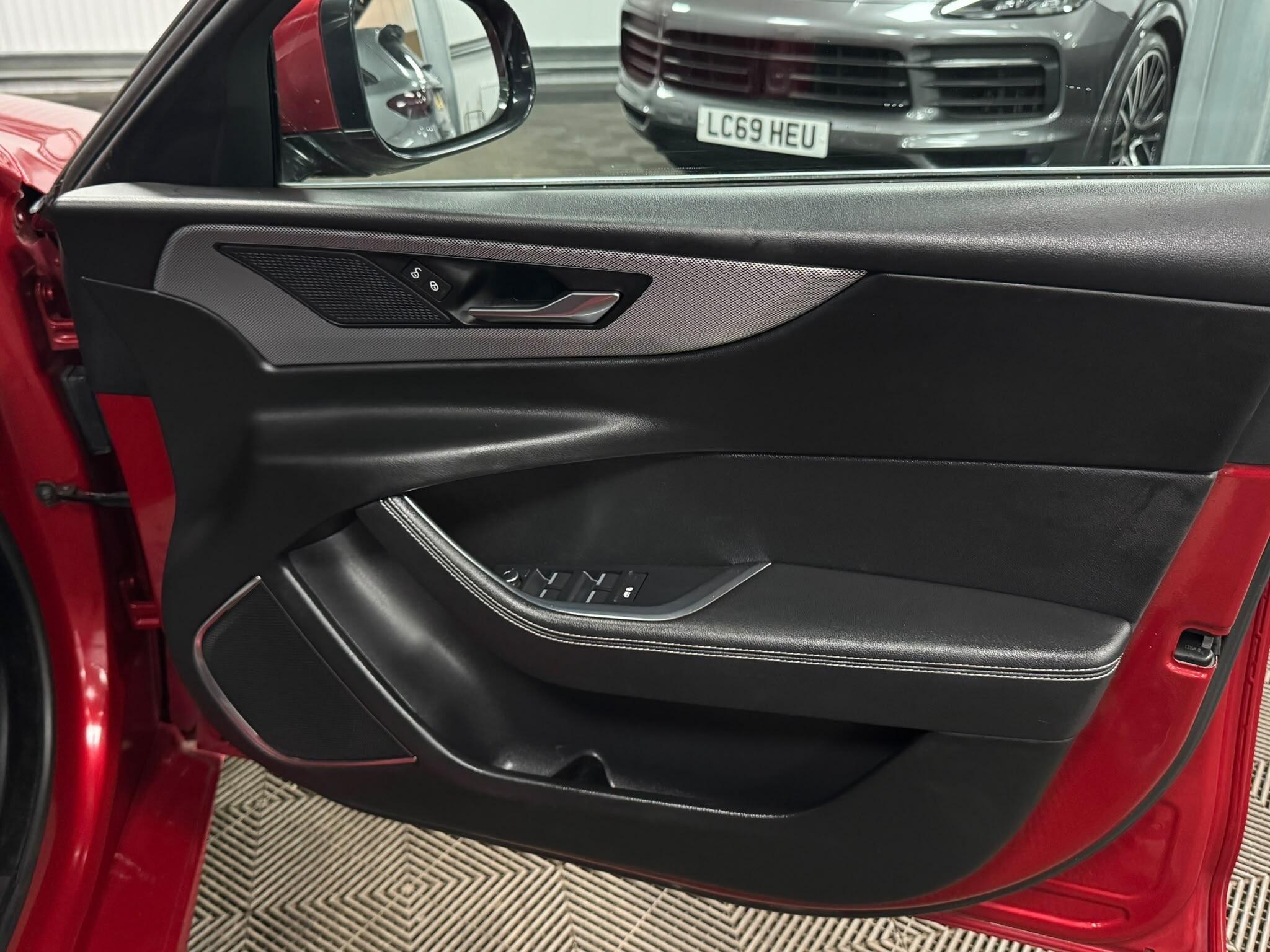 Jaguar Xe view 16