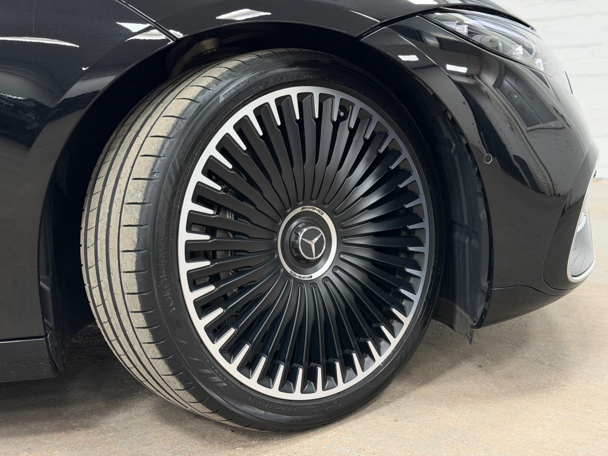 Mercedes-Benz Eqs view 8