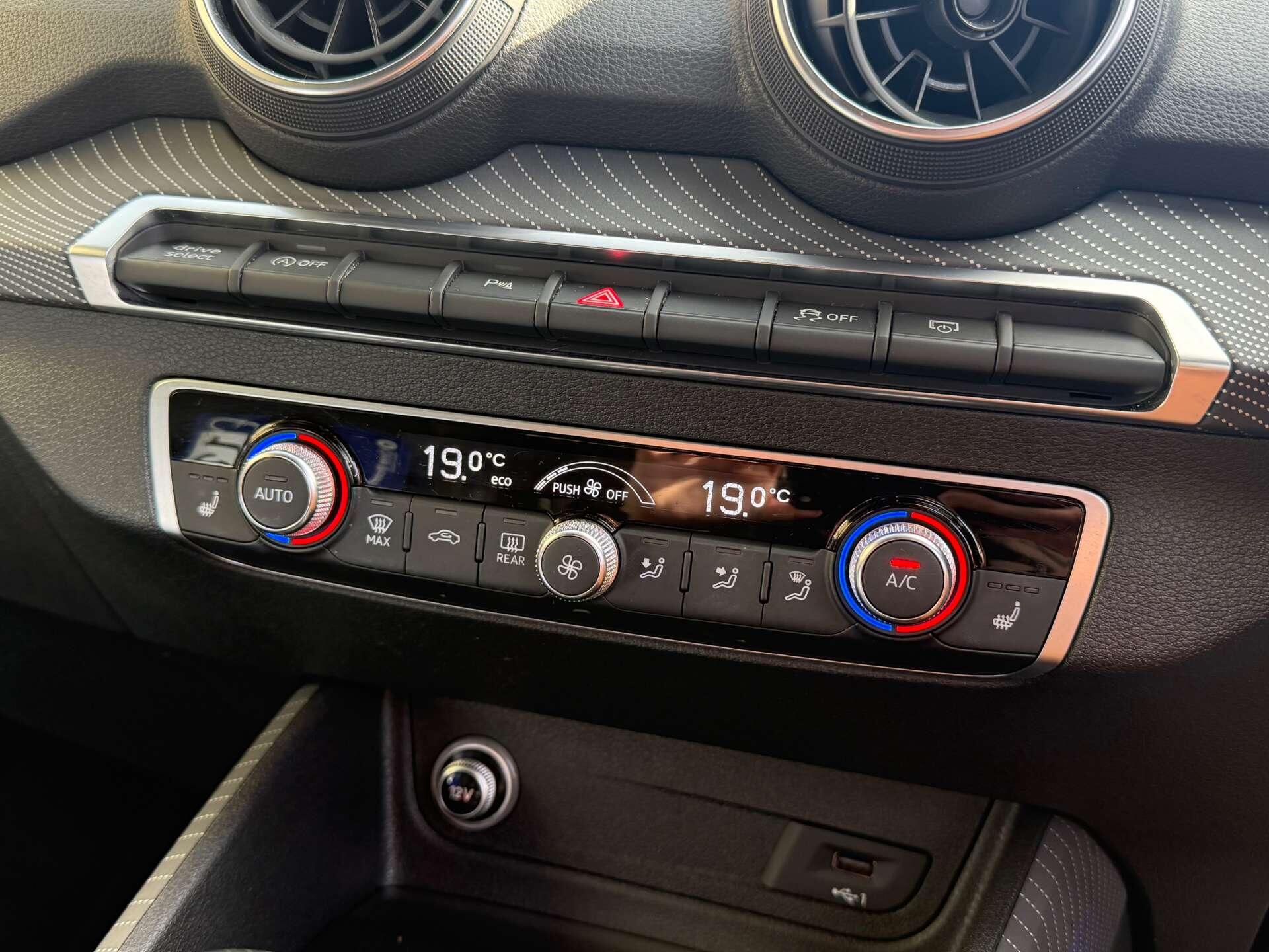 Audi Q2 view 24