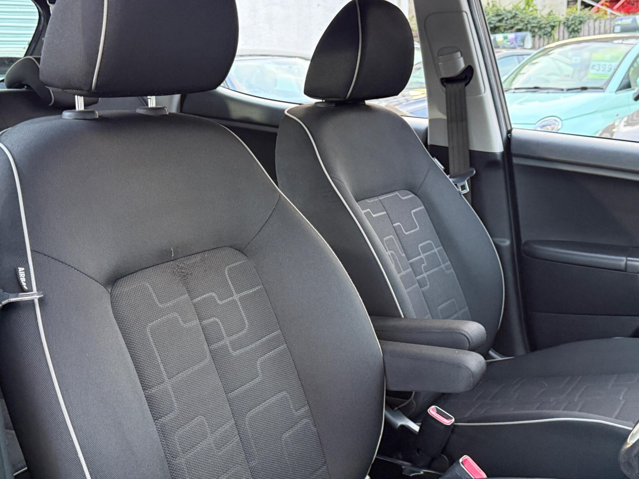 Kia Venga - Image 31
