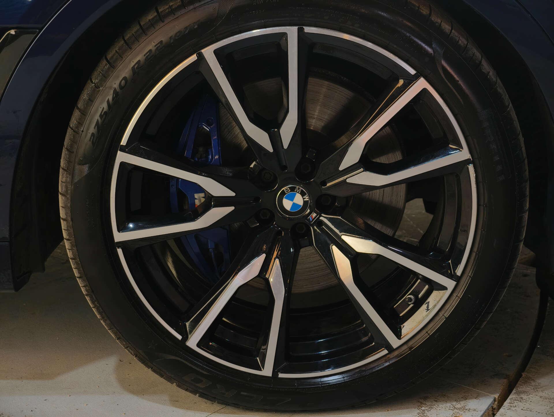 BMW X7 view 23