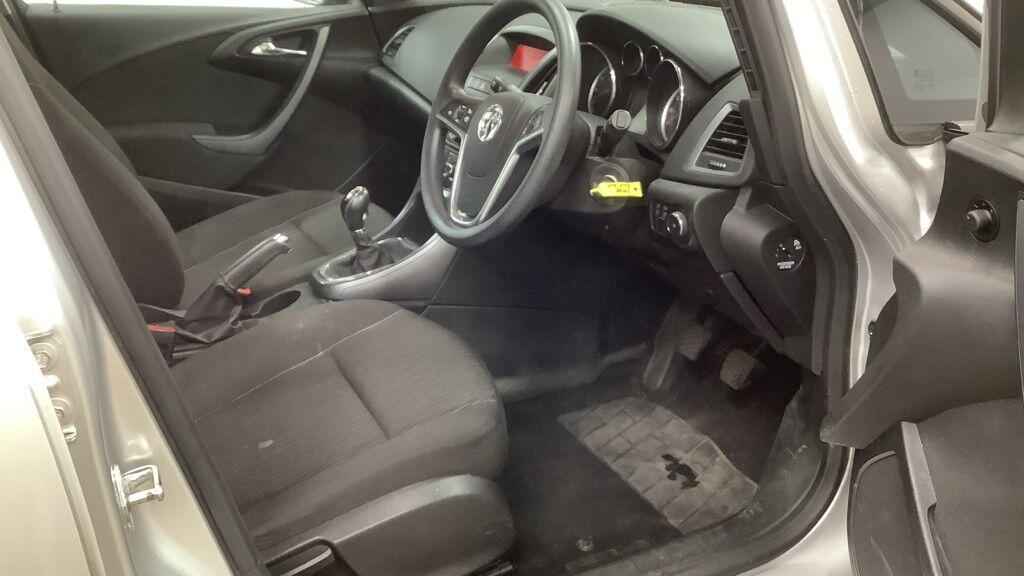 Vauxhall Astra view 9