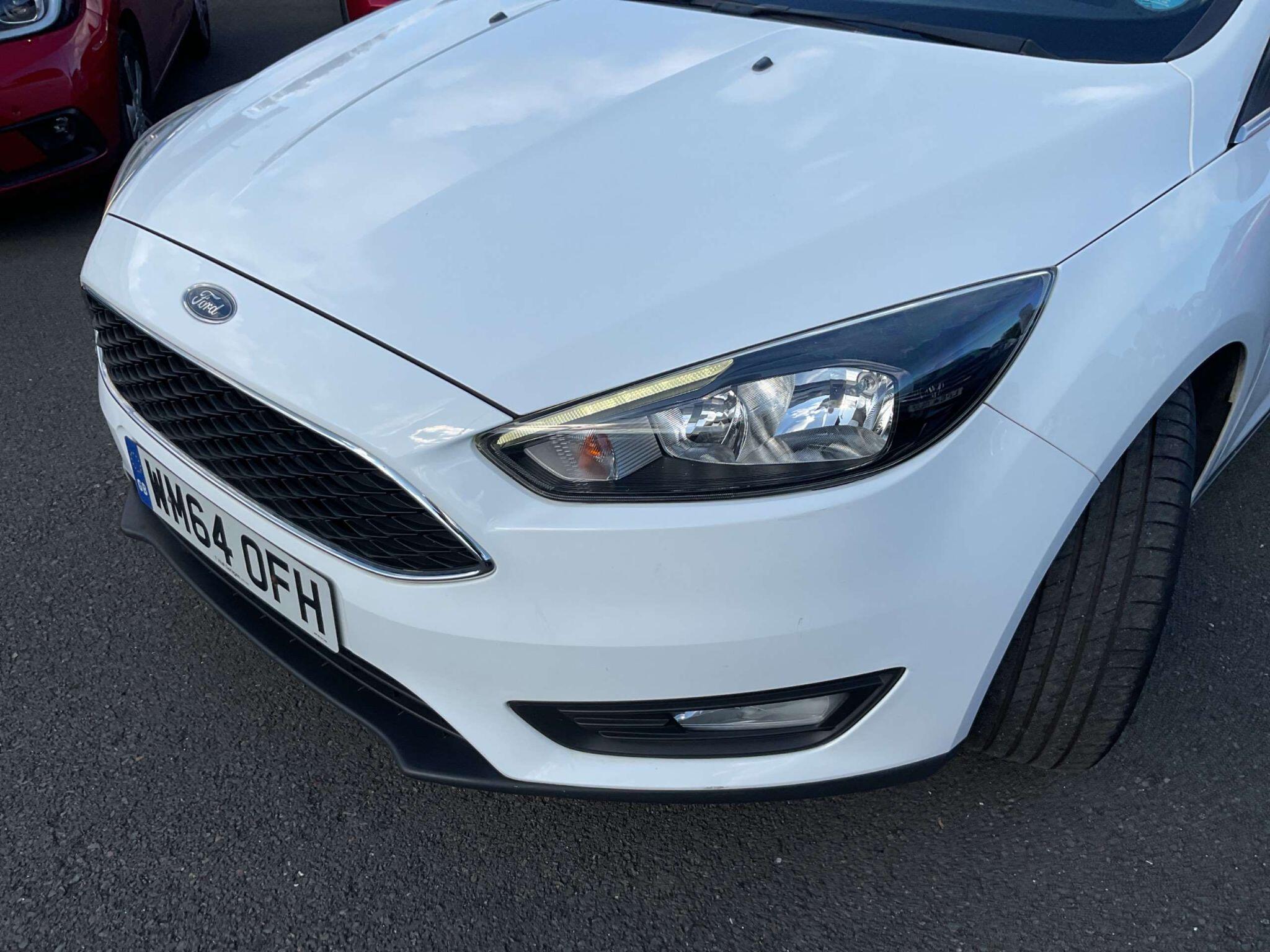 Ford Focus view 32