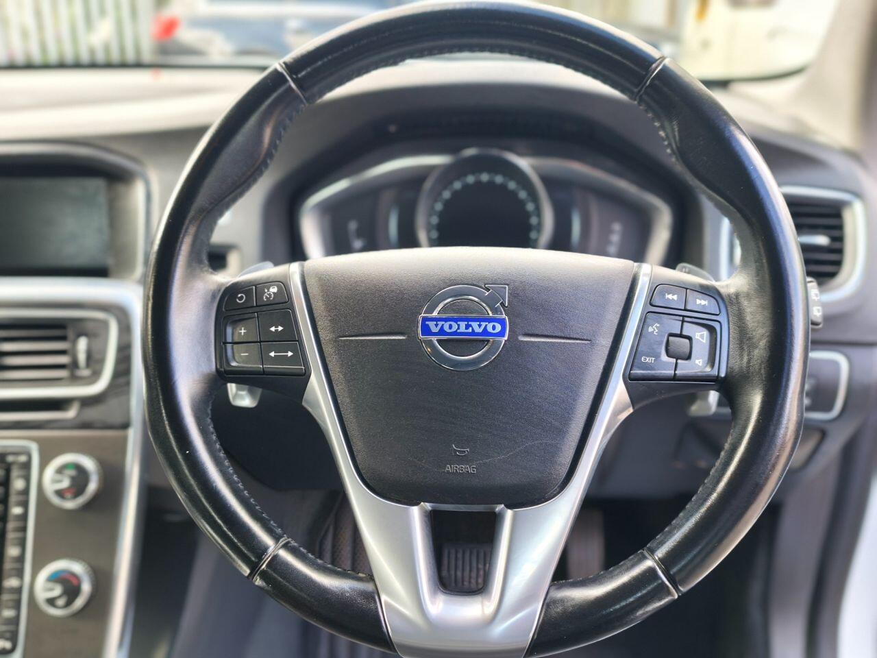 Volvo V60 view 2