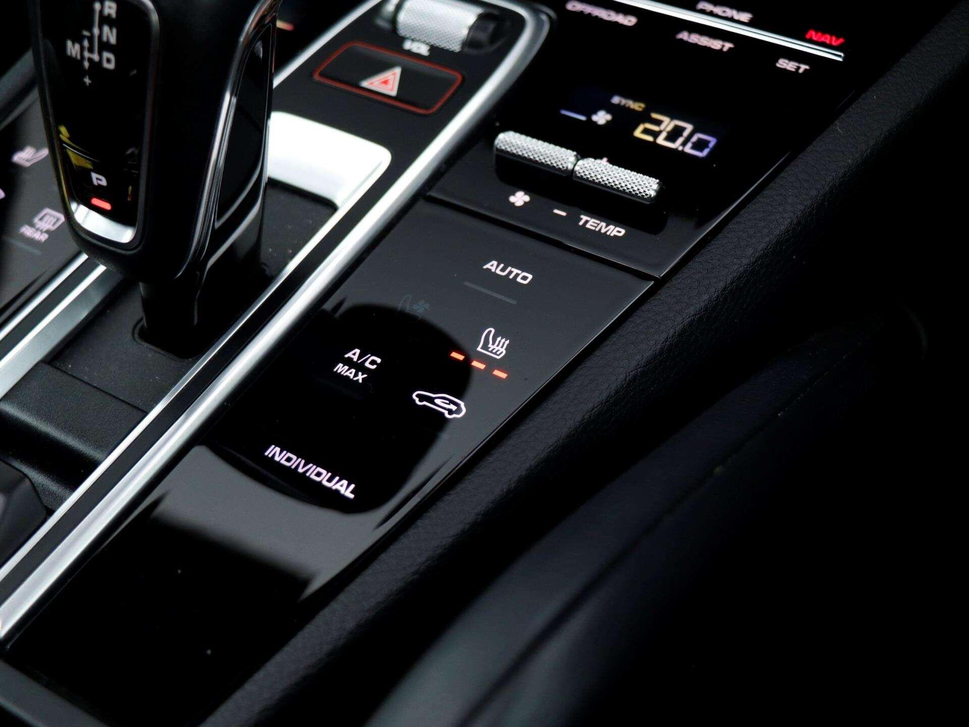 Porsche Cayenne view 18