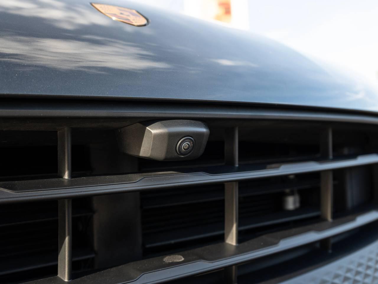 Porsche Macan view 17