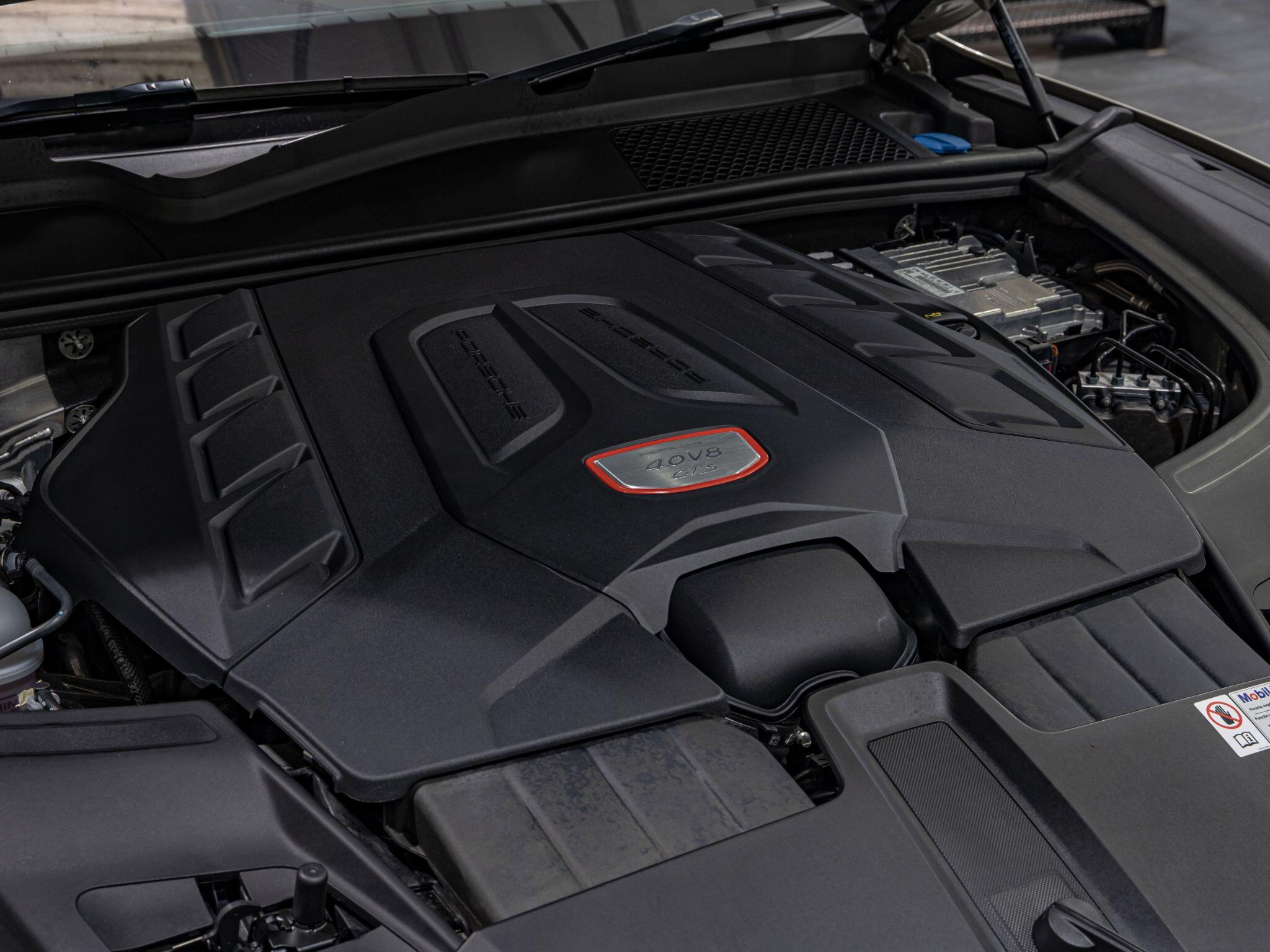 Porsche Cayenne view 12