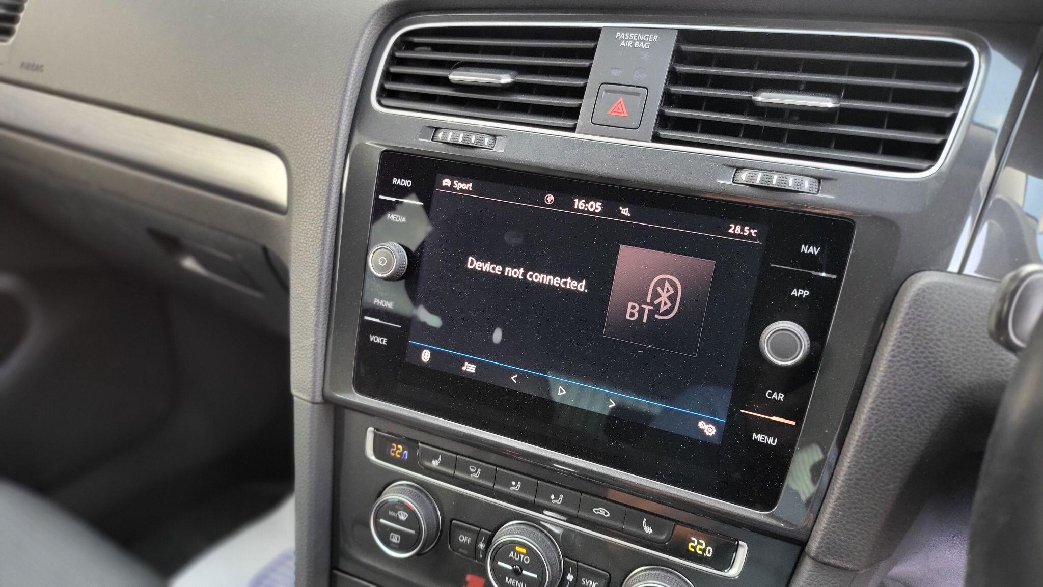 Volkswagen Golf view 23