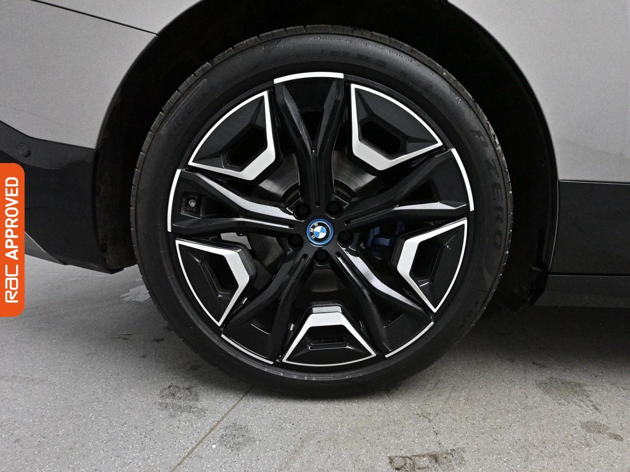 BMW Ix view 16