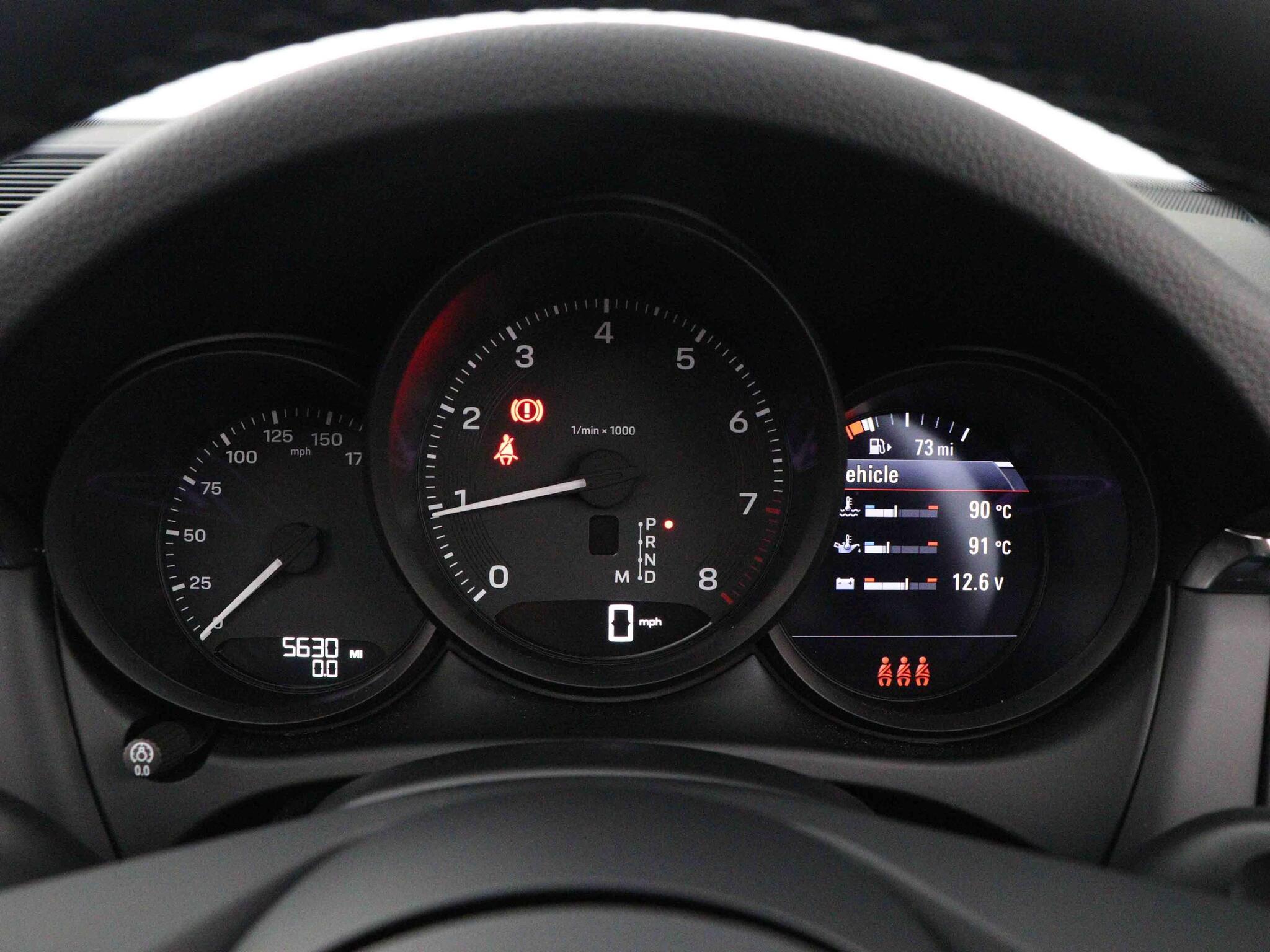 Porsche Macan view 40