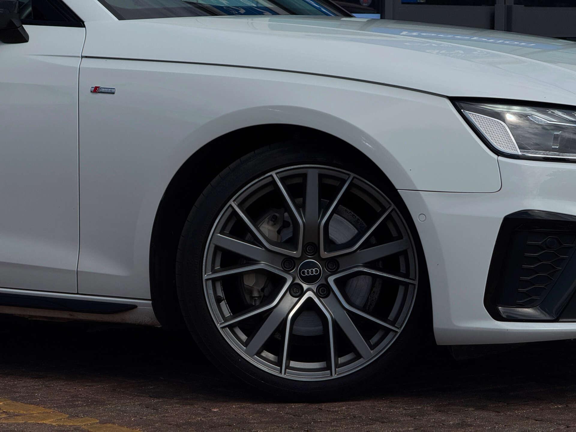 Audi A4 view 19