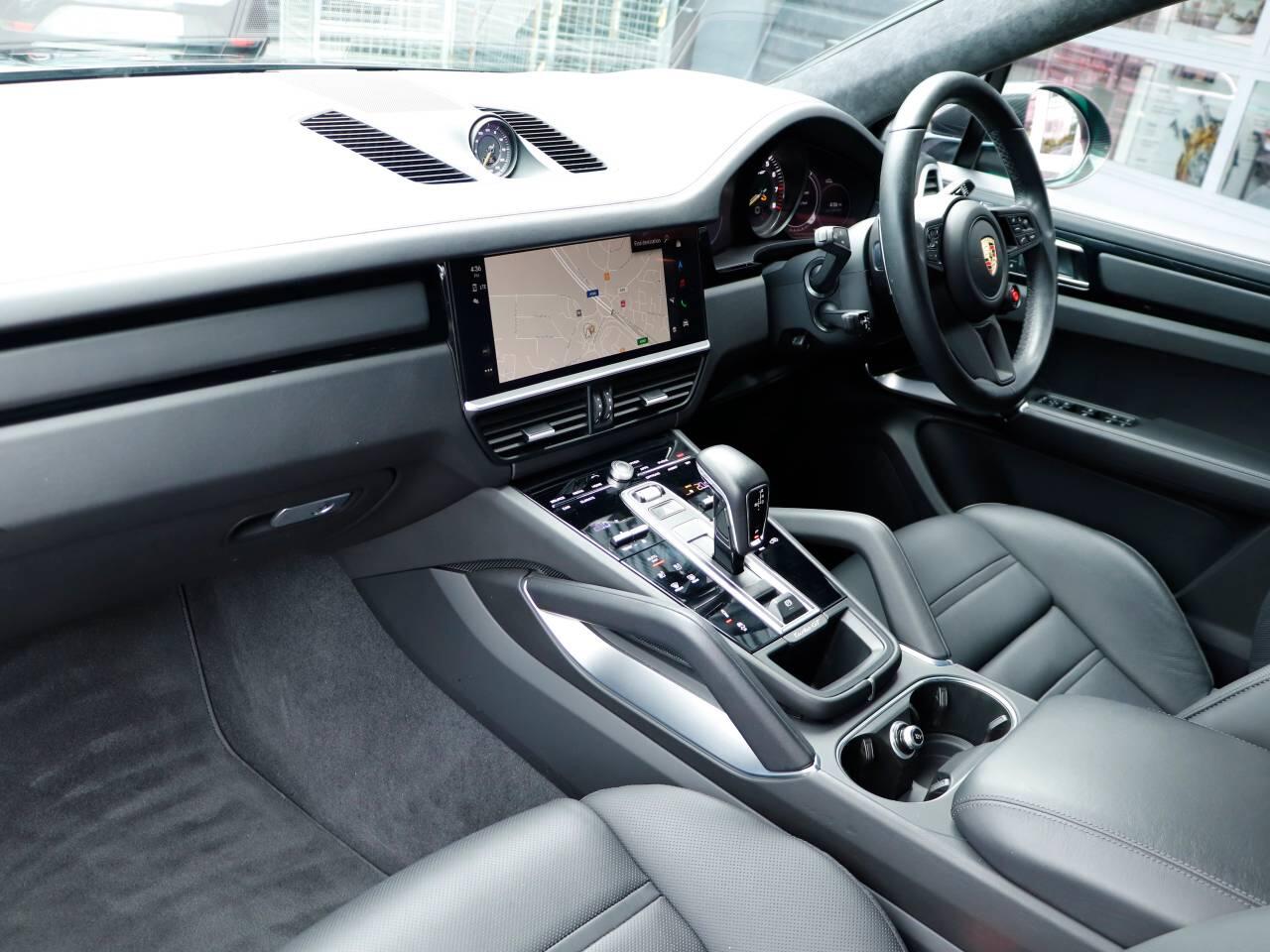 Porsche Cayenne view 4